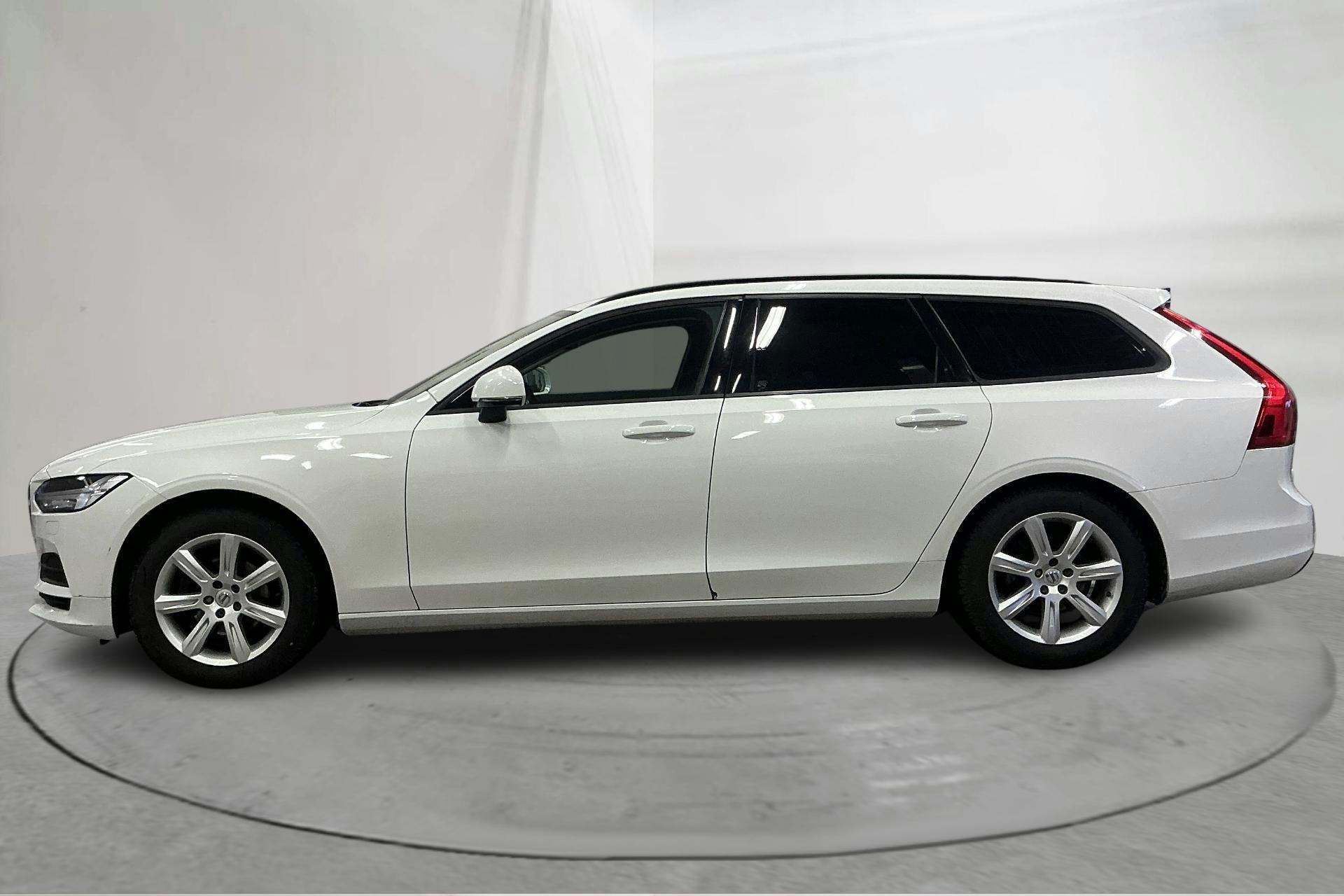 Presentationsfoto 2 av 16: Volvo V90 D3 (150hk) - 25 127 mil - Manuell - vit - 2018