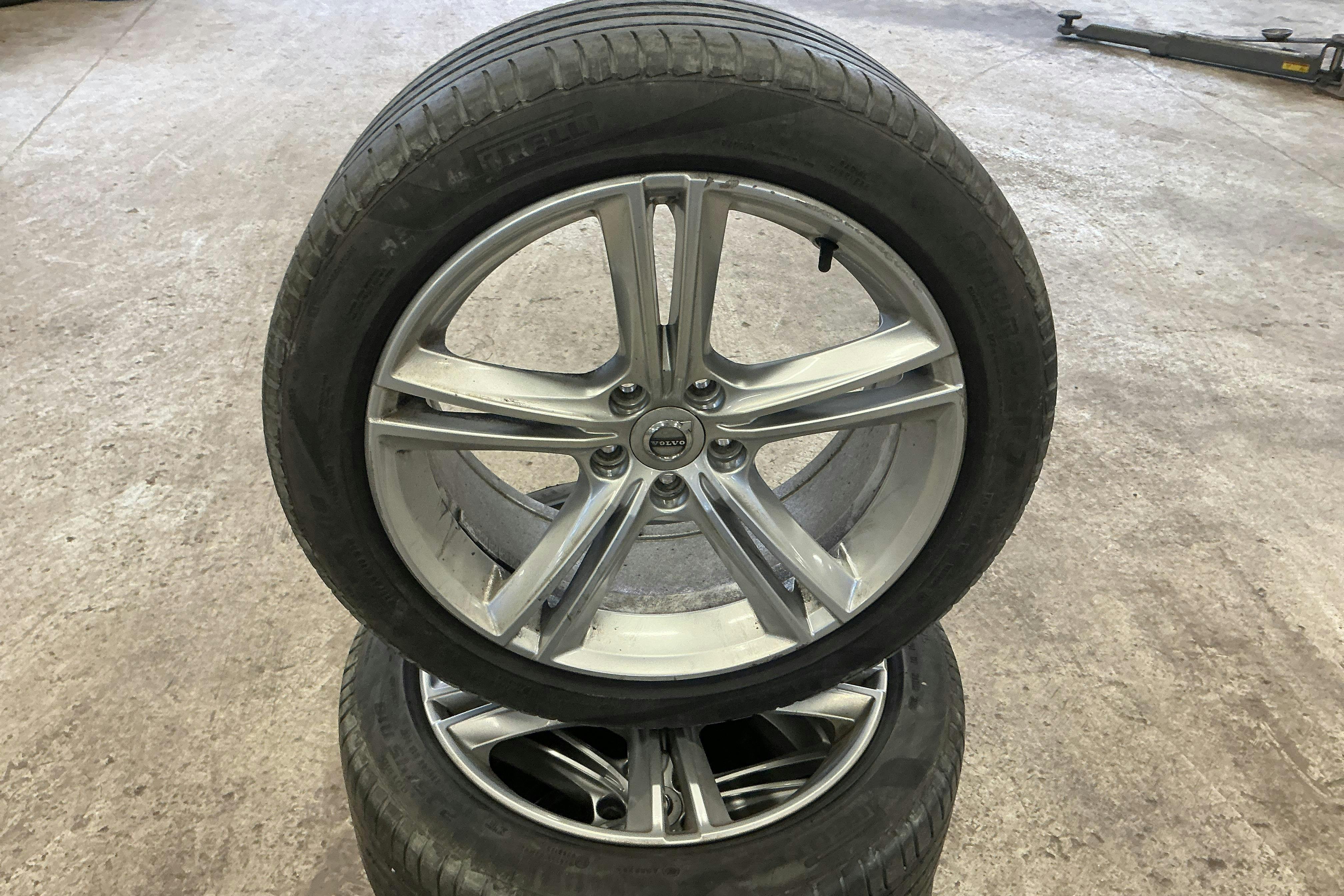 Presentationsfoto 16 av 16: Volvo V90 D3 (150hk) - 25 127 mil - Manuell - vit - 2018