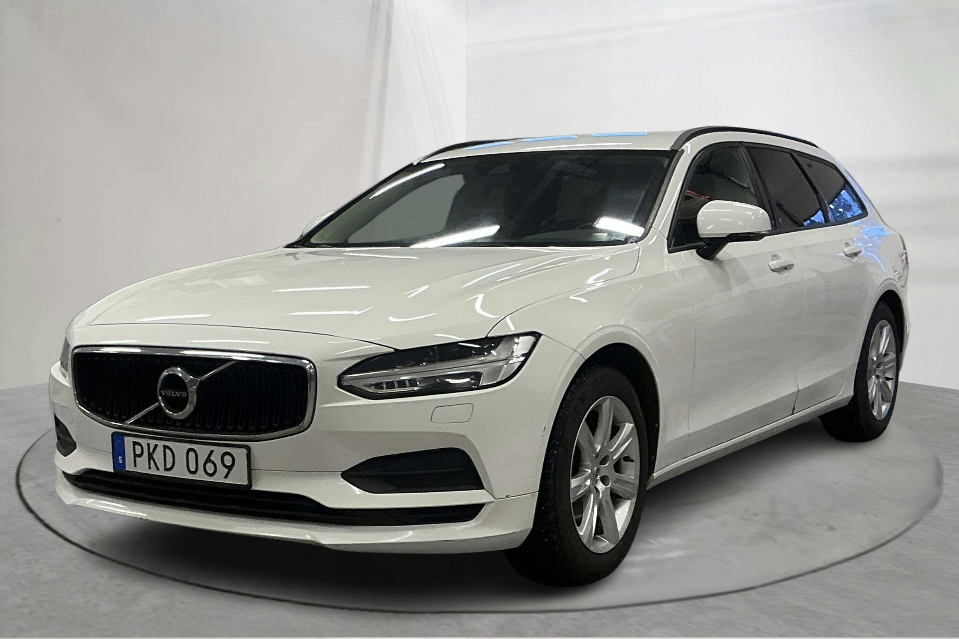 Presentationsfoto 1 av 16: Volvo V90 D3 (150hk) - 25 127 mil - Manuell - vit - 2018