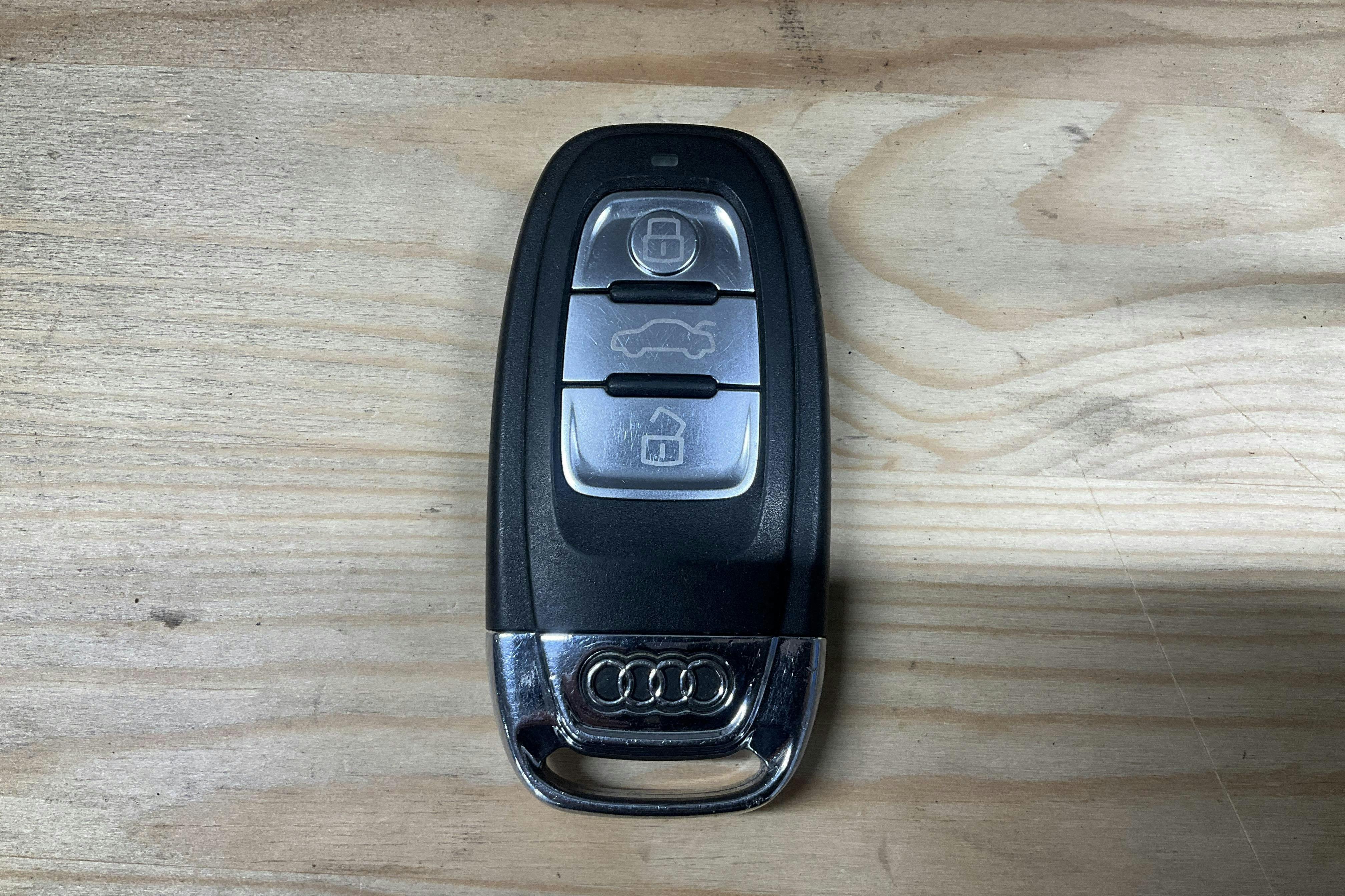 Præsentationsfoto 14 af 14: Audi A4 2.0 TDI clean diesel Avant quattro (190hk) - 179 510 kilometer - Salgsautomat - Sort - 2015