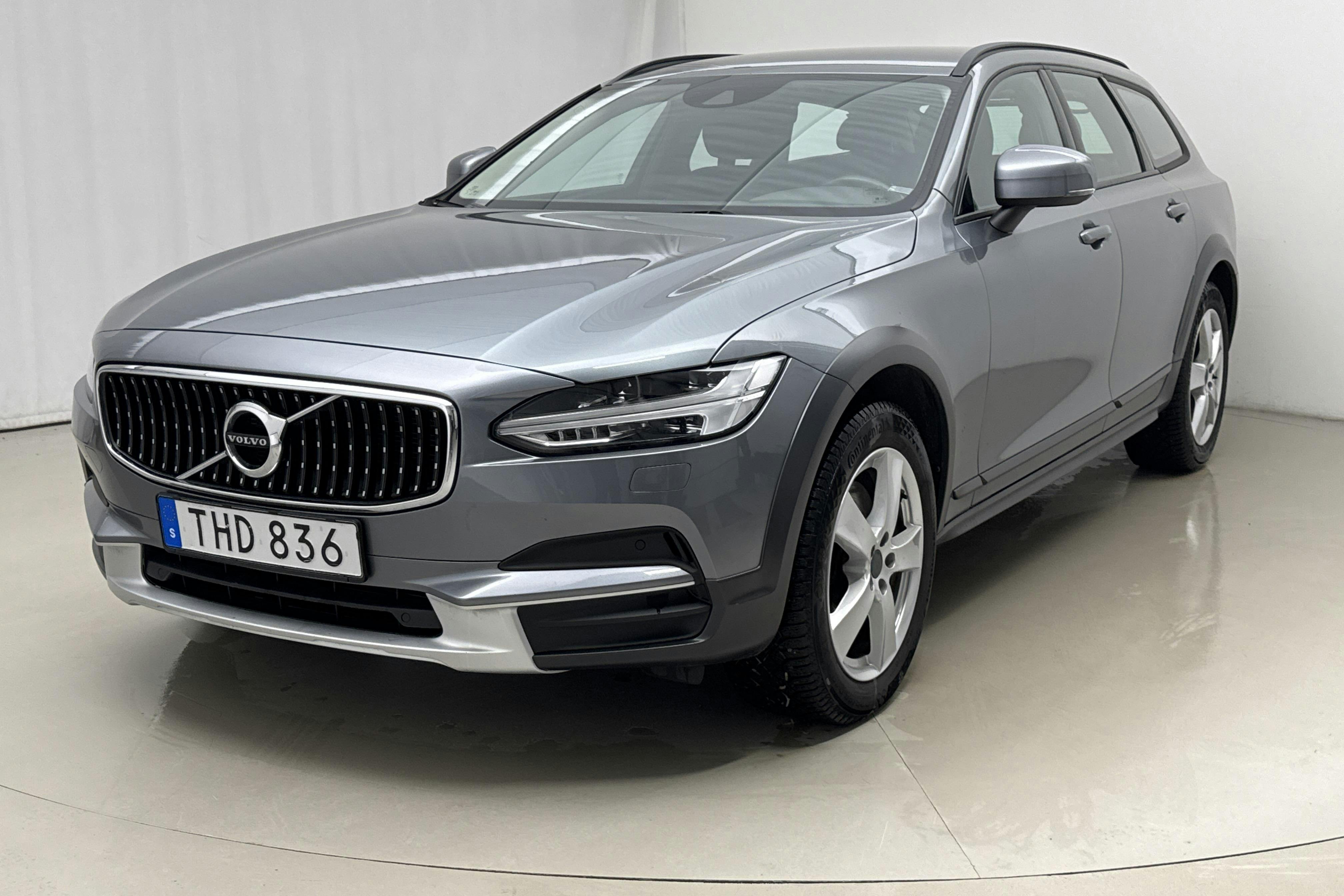 Presentation photo 1 of 16: Volvo V90 D4 Cross Country AWD (190hk) - 124 560 km - Automatic - gray - 2018