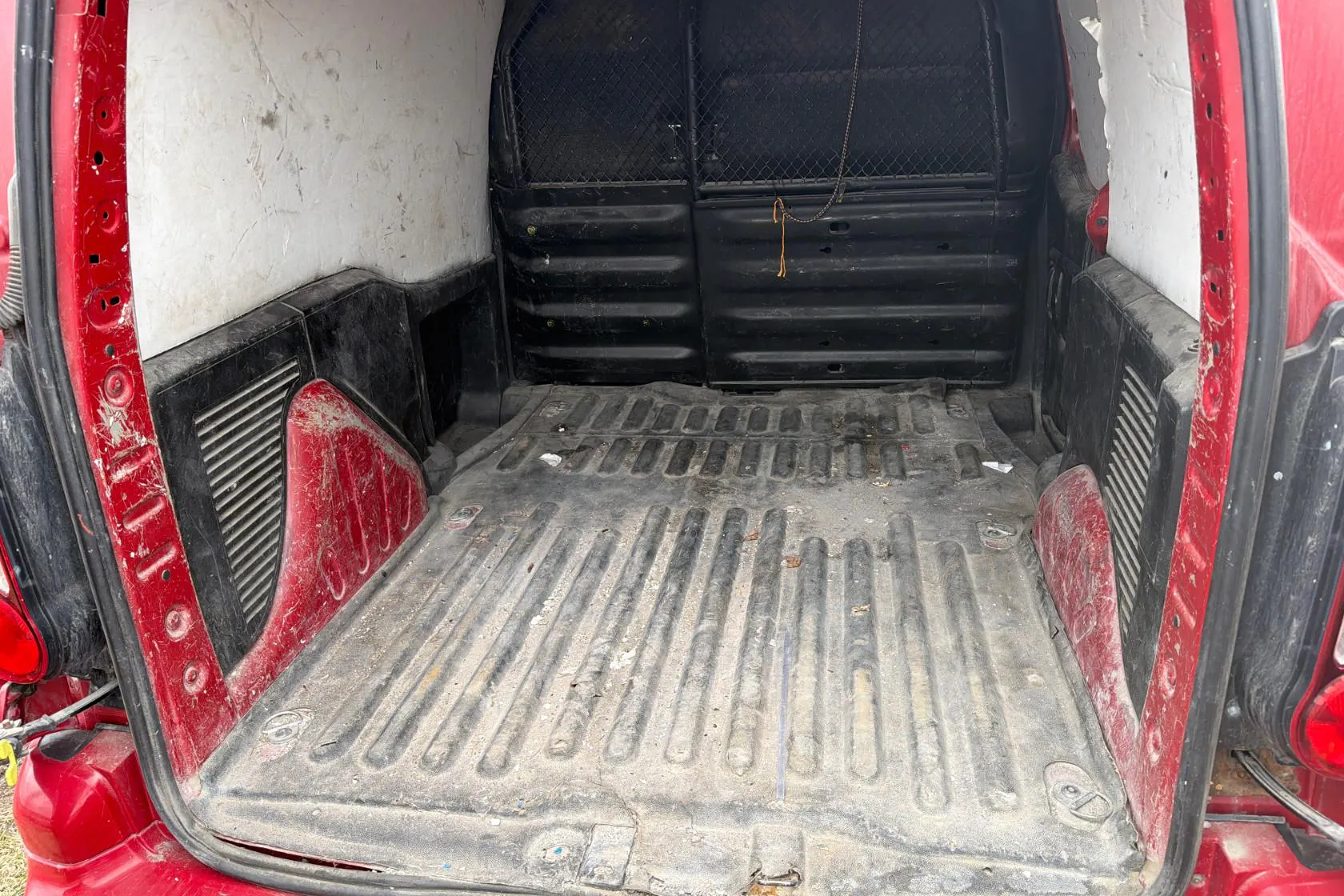 Presentation photo 7 of 7: Citroën Berlingo III 1.6 HDi Skåp (90hk) - 0 km - Manual - red - 2015