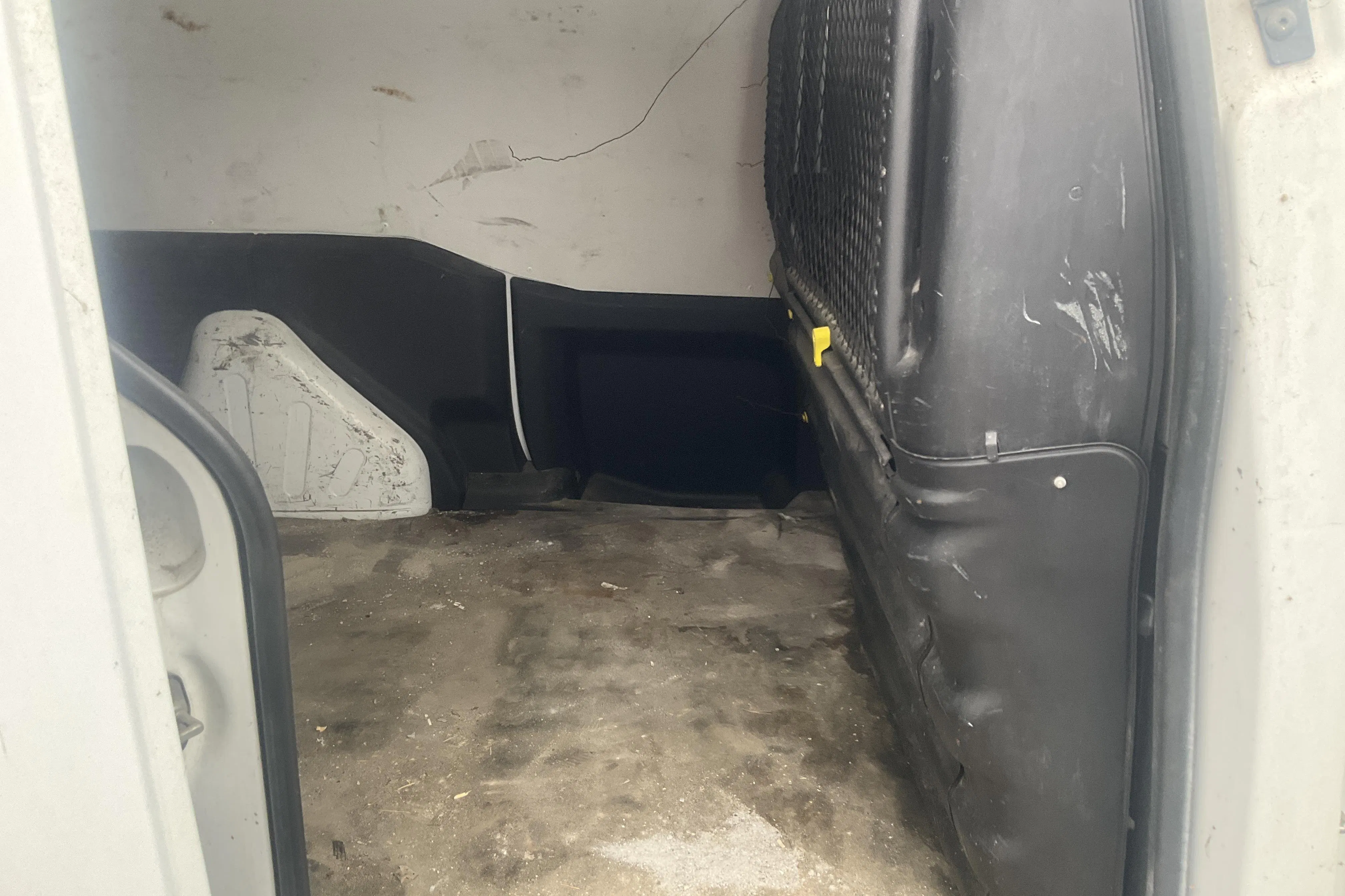 Presentation photo 8 of 8: Citroën Berlingo III 1.6 HDi Skåp (90hk) - 0 km - Manual - white - 2011