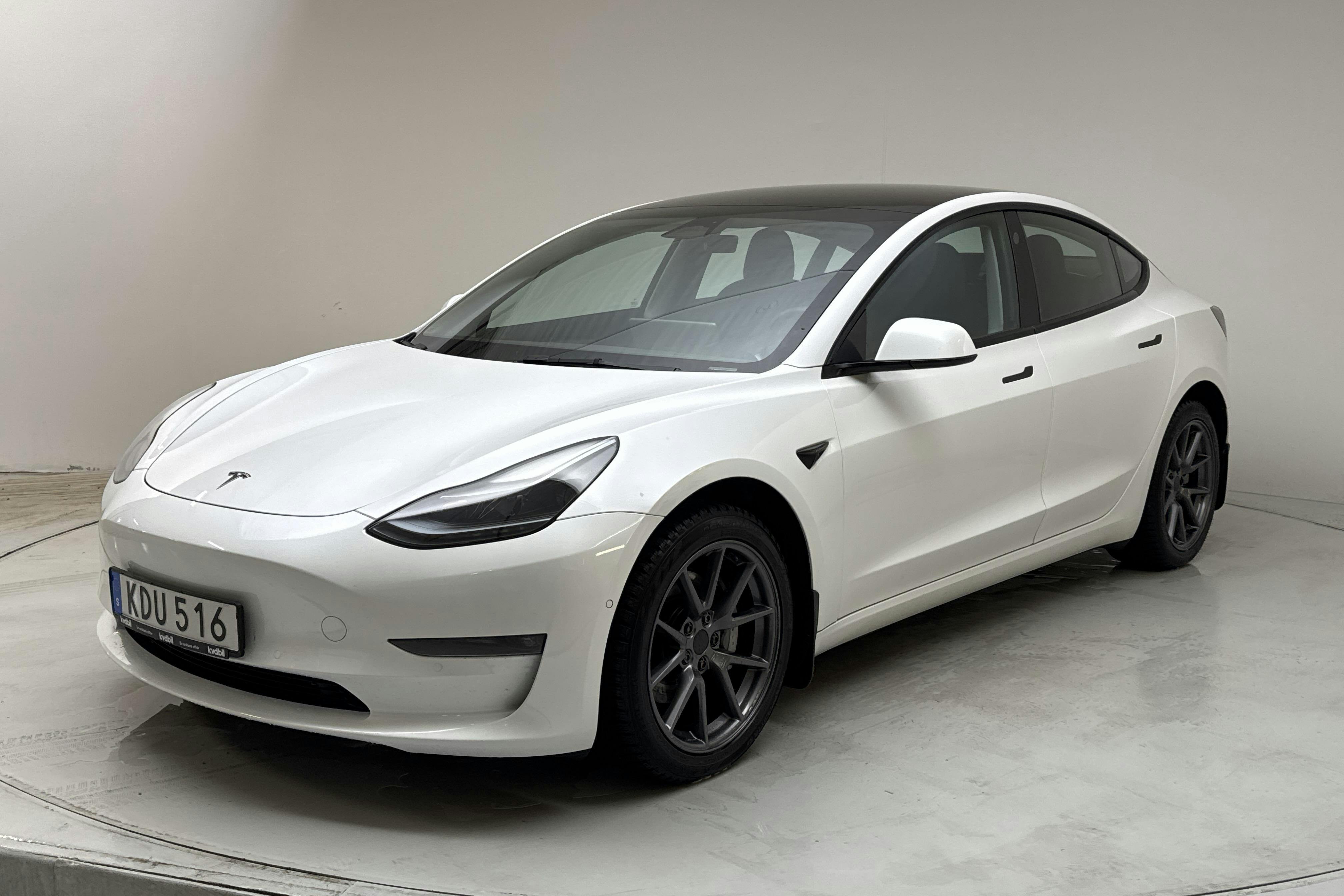 Præsentationsfoto 1 af 19: Tesla Model 3 Long Range Dual Motor AWD - 114 120 kilometer - Salgsautomat - Hvid - 2022