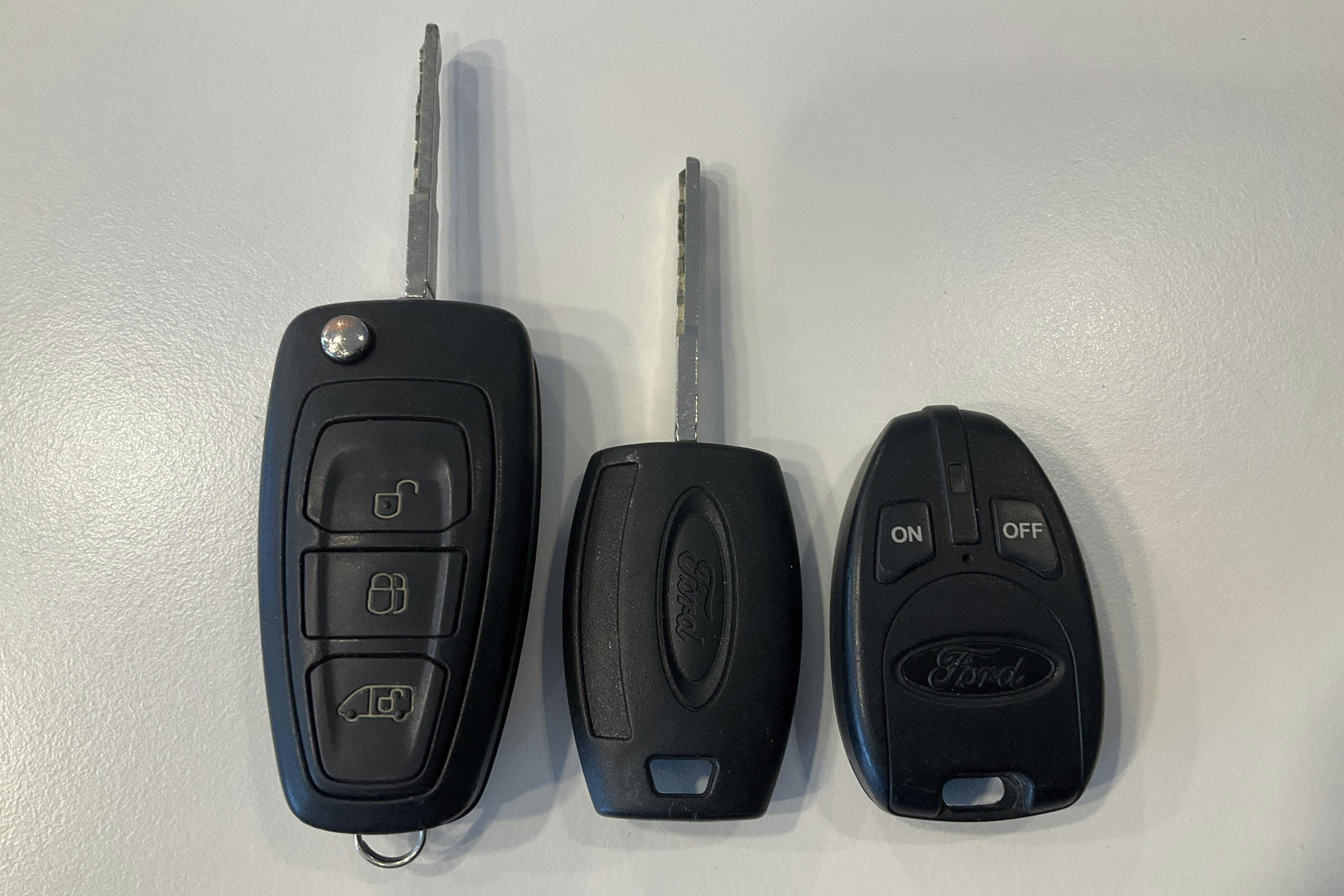 Presentationsfoto 14 av 14: Ford Transit Custom 300 MHEV (130hk) - 6 710 mil - Manuell - vit - 2023