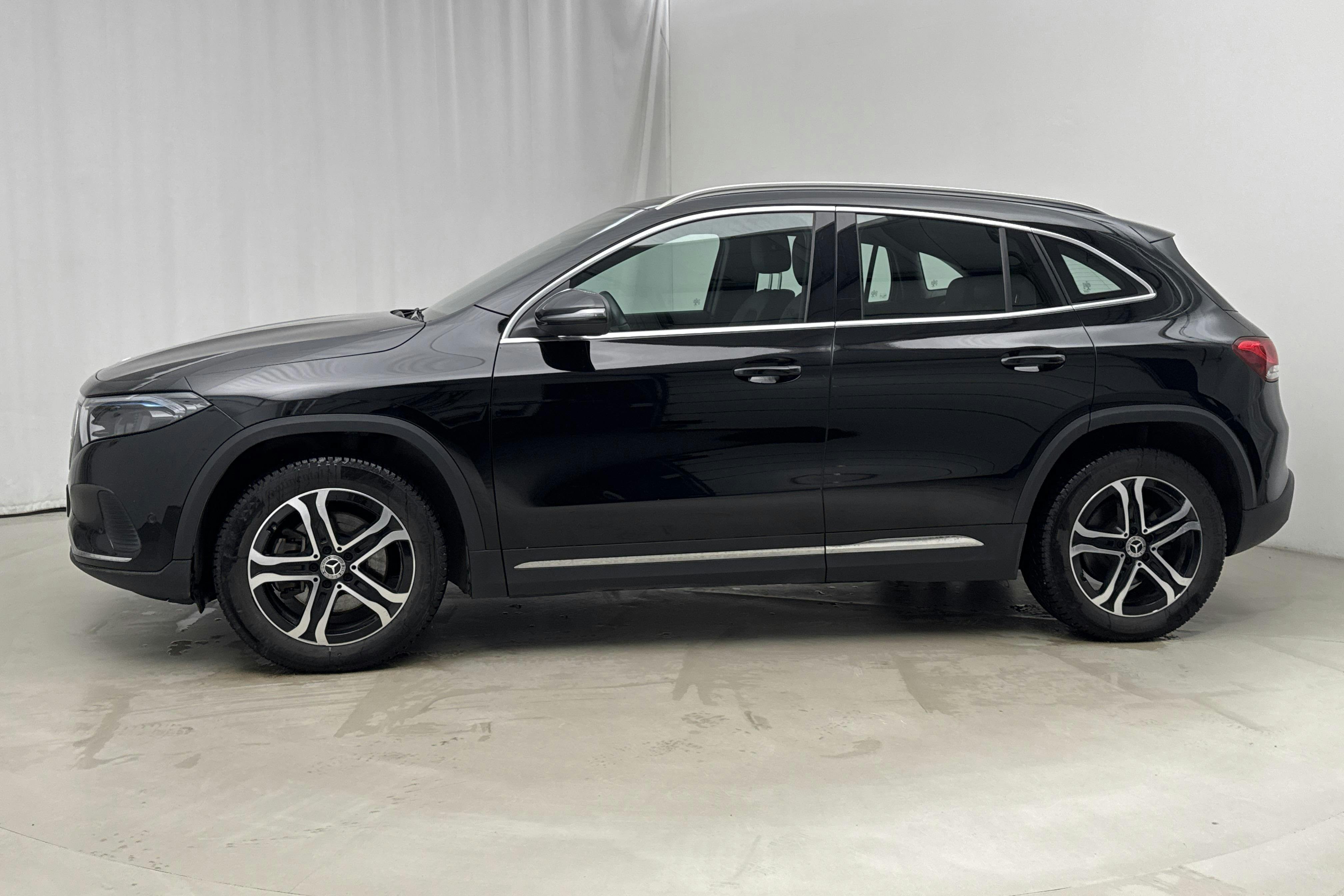 Presentationsfoto 2 av 17: Mercedes EQA 250 H243 (190hk) - 7 122 mil - Automat - svart - 2023