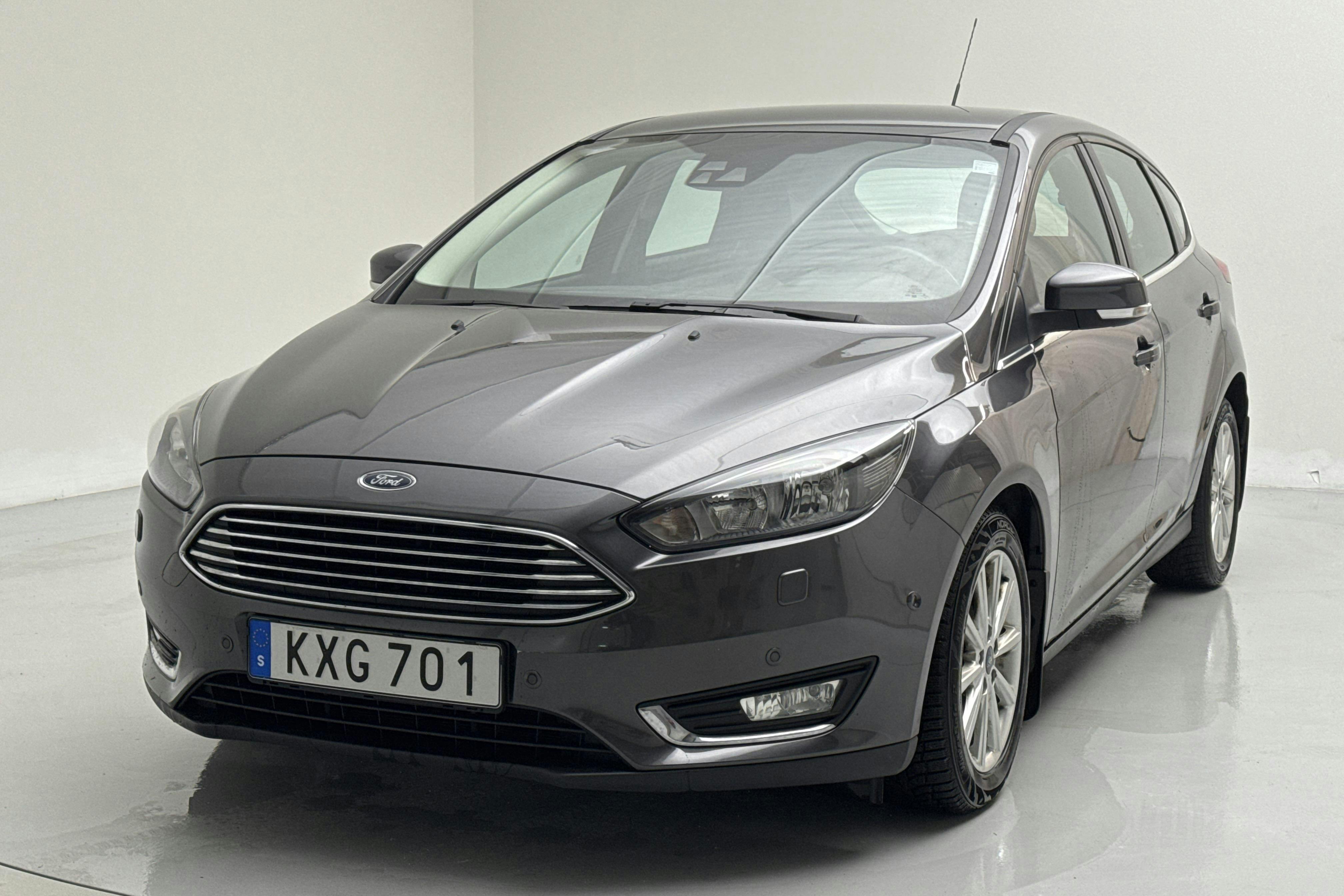 Presentationsfoto 1 av 12: Ford Focus 1.0 EcoBoost 5dr (125hk) - 12 844 mil - Automat - grå - 2017