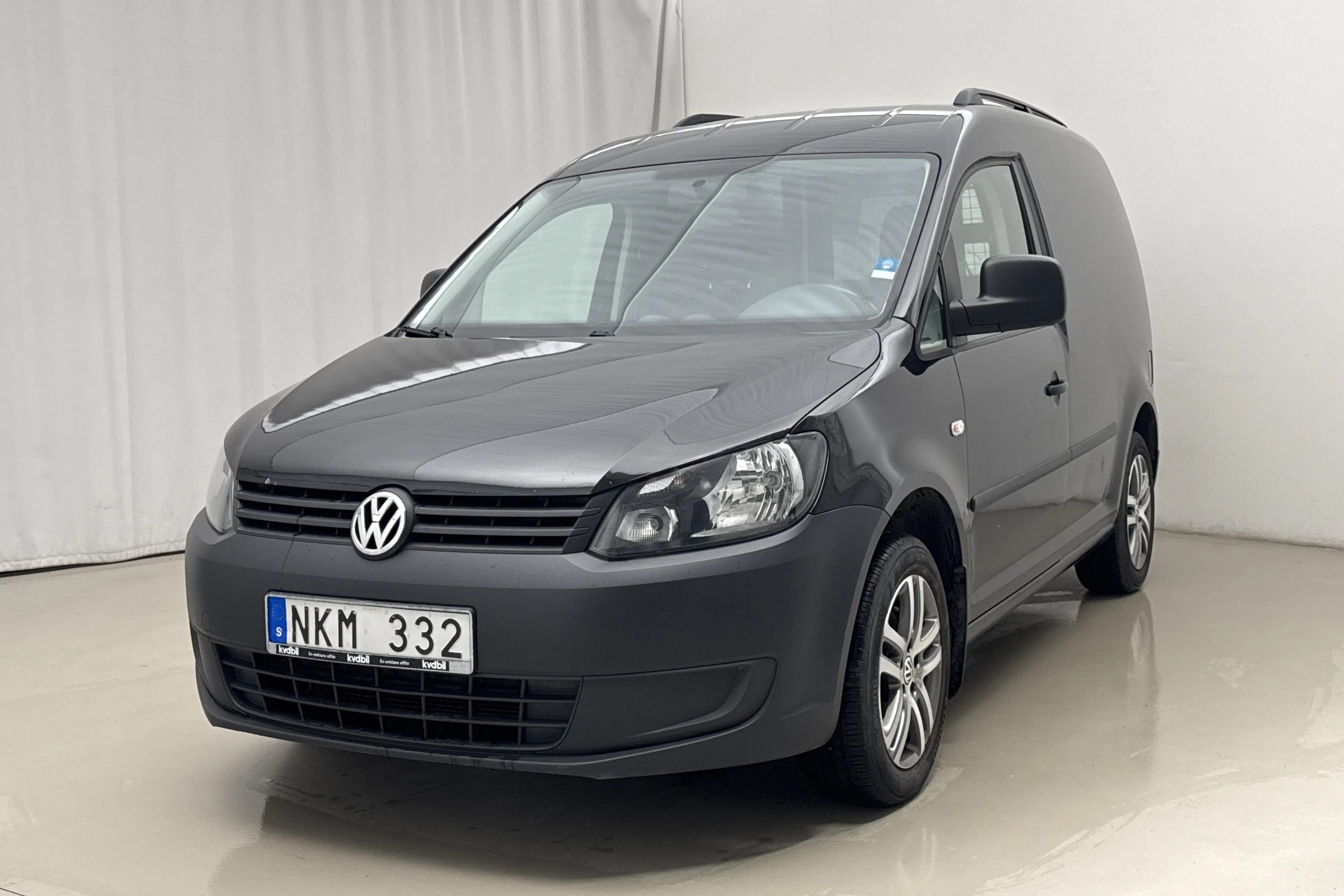Presentation photo 1 of 17: VW Caddy 1.6 TDI Skåp (102hk) - 101 800 km - Automatic - black - 2014