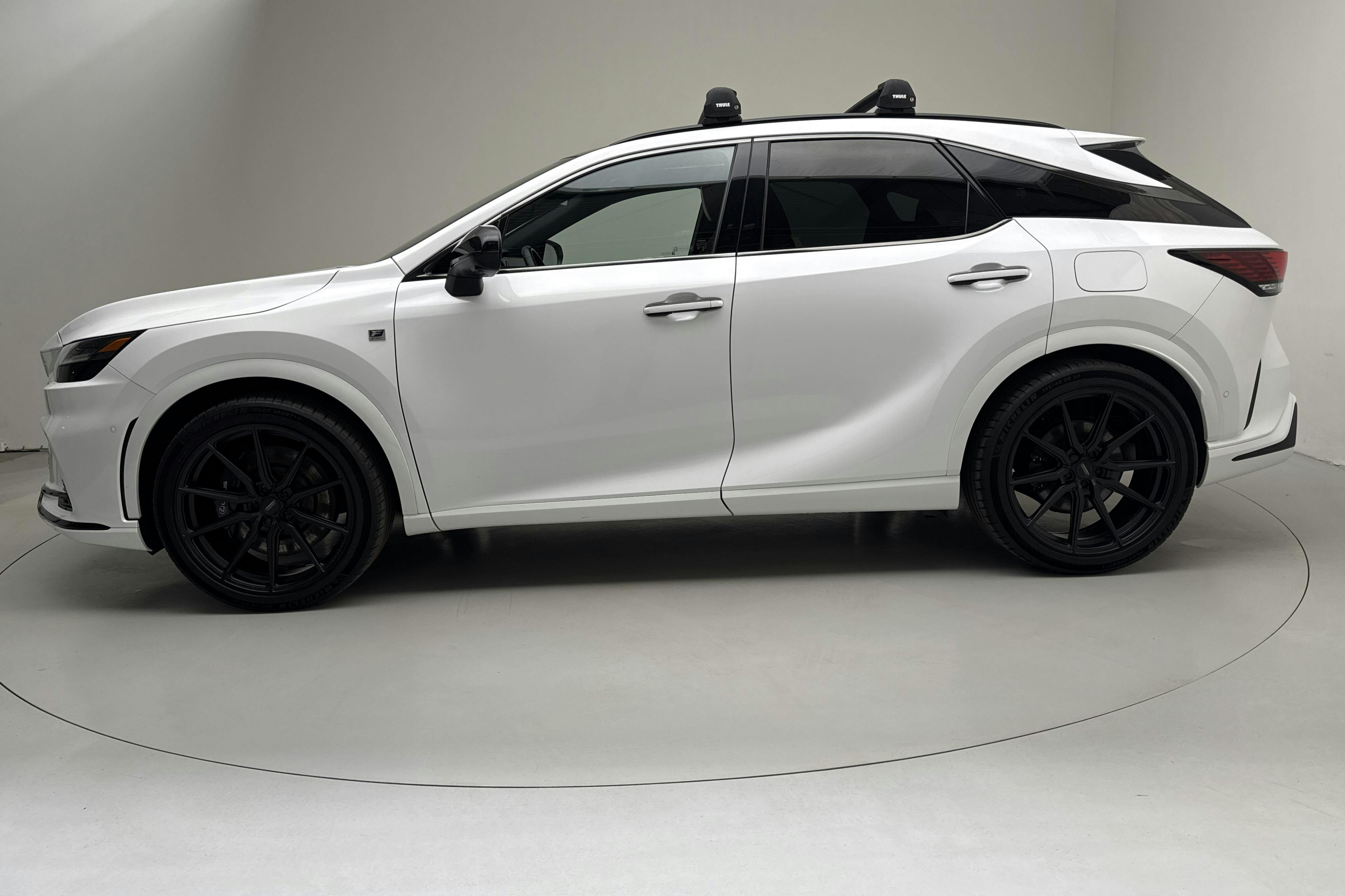 Presentation photo 2 of 20: Lexus RX 500h AWD (371hk) - 59 160 km - Automatic - white - 2023