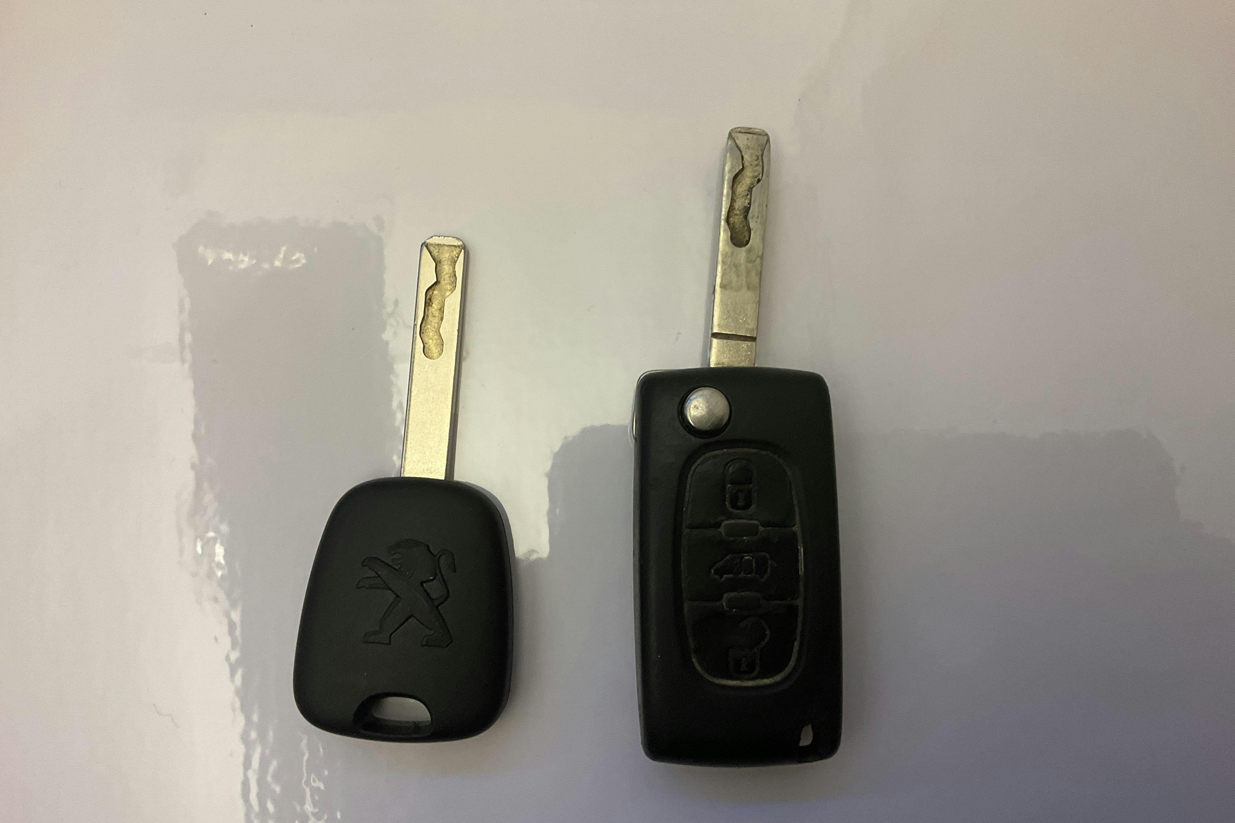 Præsentationsfoto 10 af 10: Peugeot Partner 1.6 BlueHDI Skåp (100hk) - 141 730 kilometer - Salgsautomat - Sort - 2018