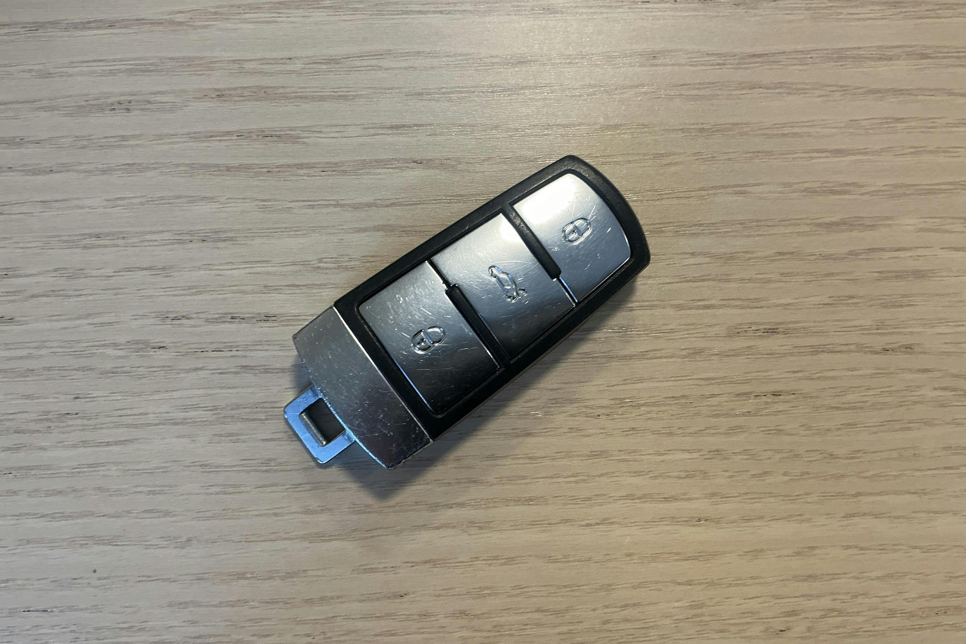 Præsentationsfoto 13 af 13: VW Passat 1.4 TSI EcoFuel Variant (150hk) - 188 410 kilometer - Manuel - Dark Grey - 2012