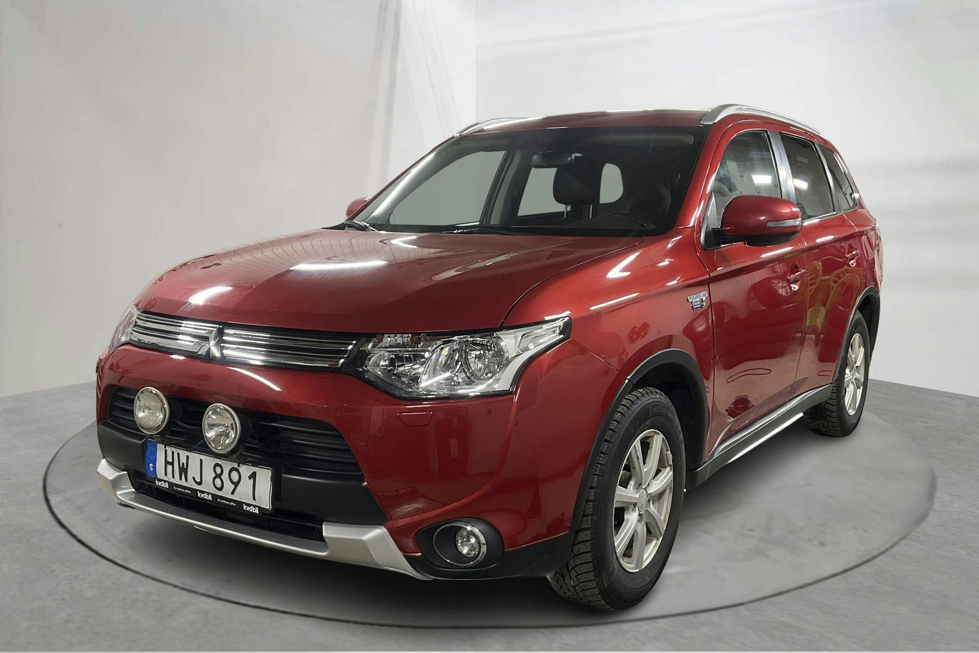 Præsentationsfoto 1 af 16: Mitsubishi Outlander 2.0 Plug-in Hybrid 4WD (121hk) - 212 870 kilometer - Salgsautomat - Dark Red - 2015