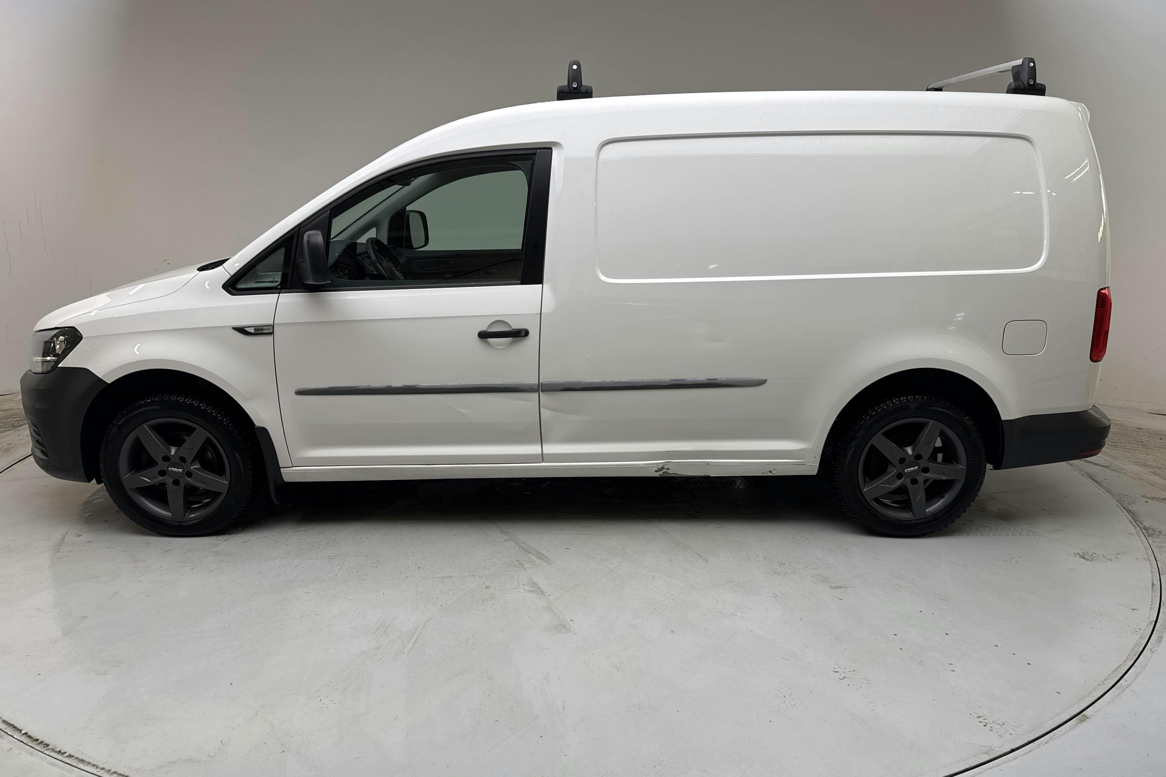 Presentation photo 2 of 13: VW Caddy 2.0 TDI Maxi Skåp (102hk) - 230 750 km - Manual - white - 2018