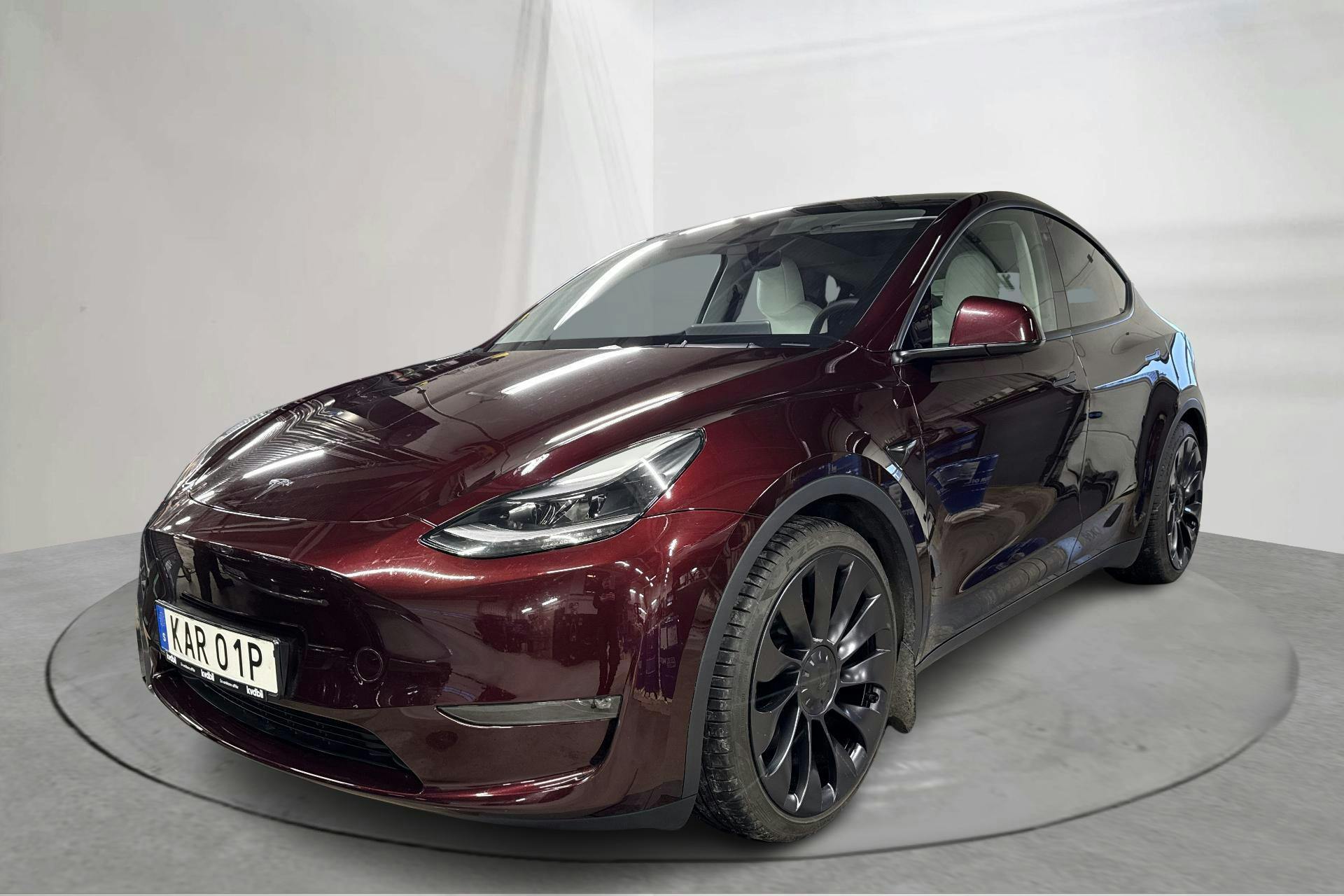 Presentation photo 1 of 21: Tesla Model Y Performance Dual Motor AWD - 36 960 km - Automatic - red - 2023