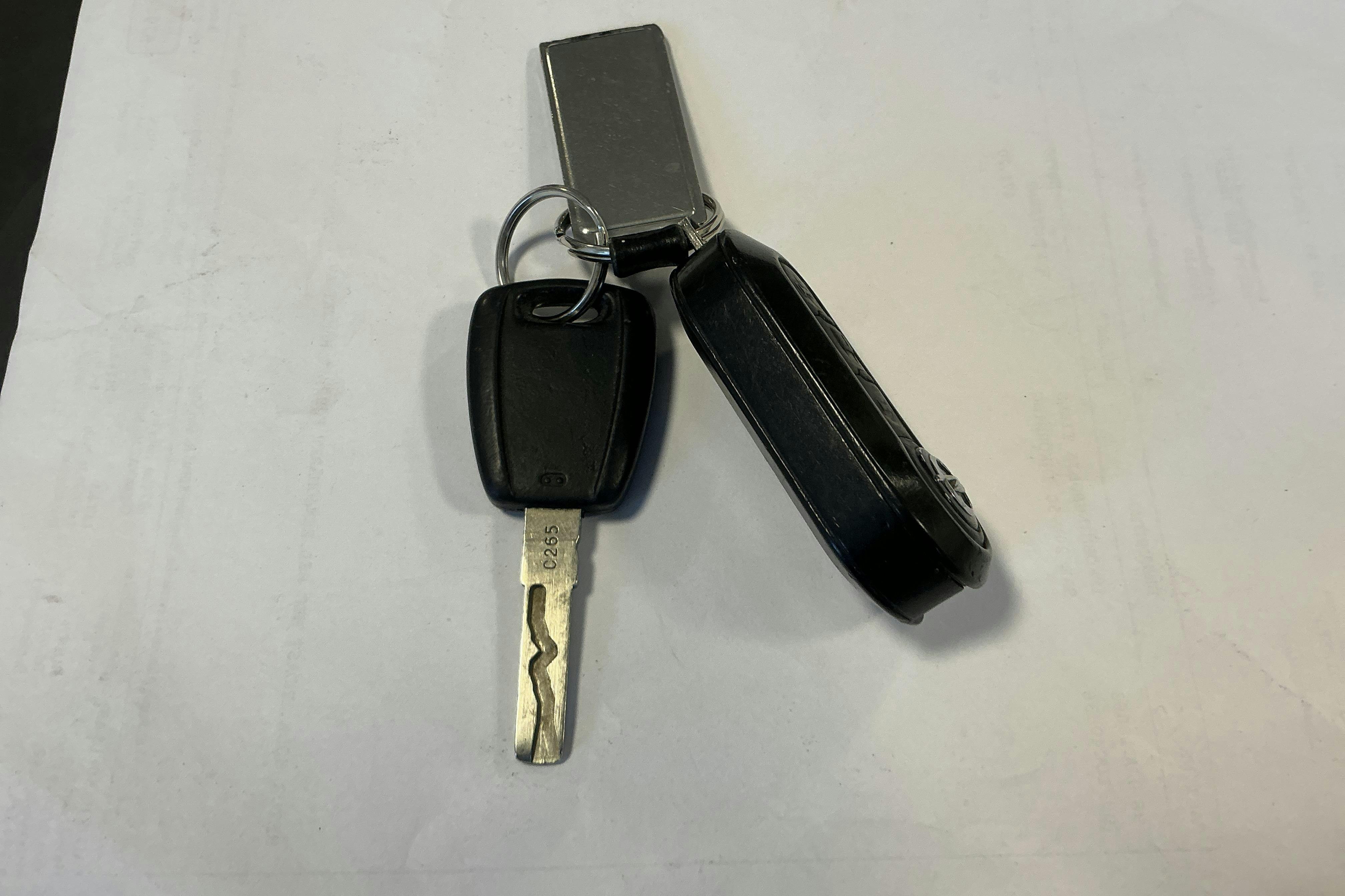 Presentationsfoto 16 av 16: Opel Combo 1.4 CNG Skåp (120hk) - 9 516 mil - Manuell - vit - 2015