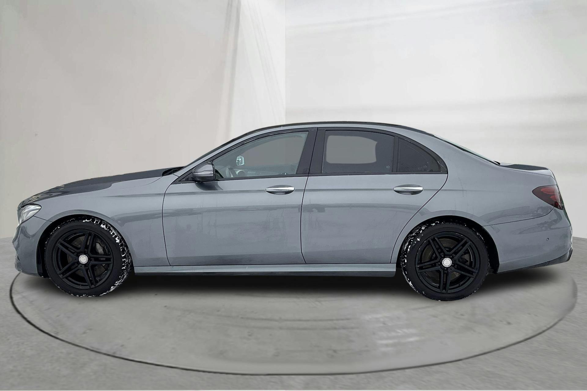 Presentation photo 2 of 16: Mercedes E 400 4MATIC Sedan W213 (333hk) - 152 360 km - Automatic - Dark Grey - 2017