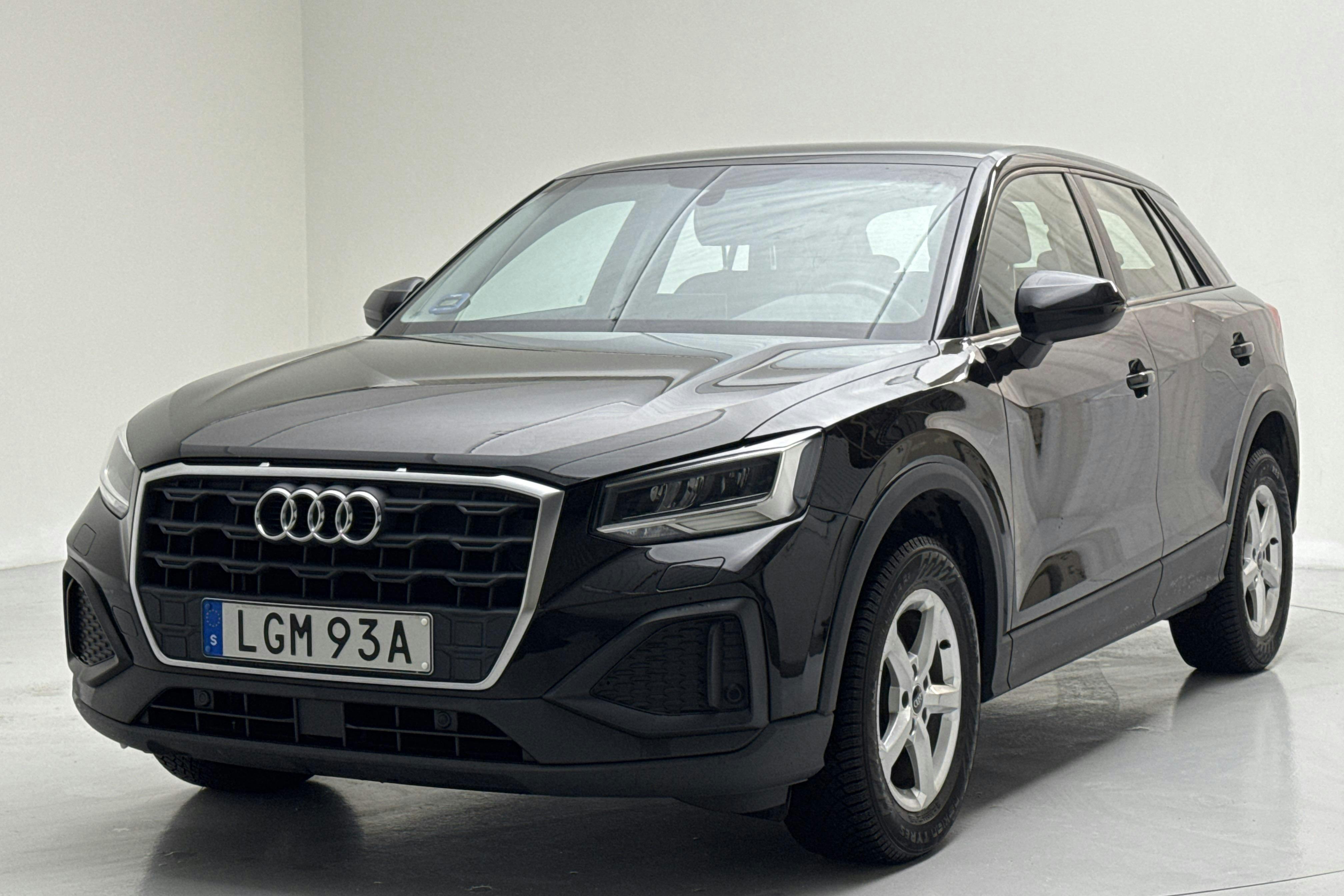Presentationsfoto 1 av 13: Audi Q2 35 TFSI (150hk) - 9 901 mil - Automat - svart - 2022