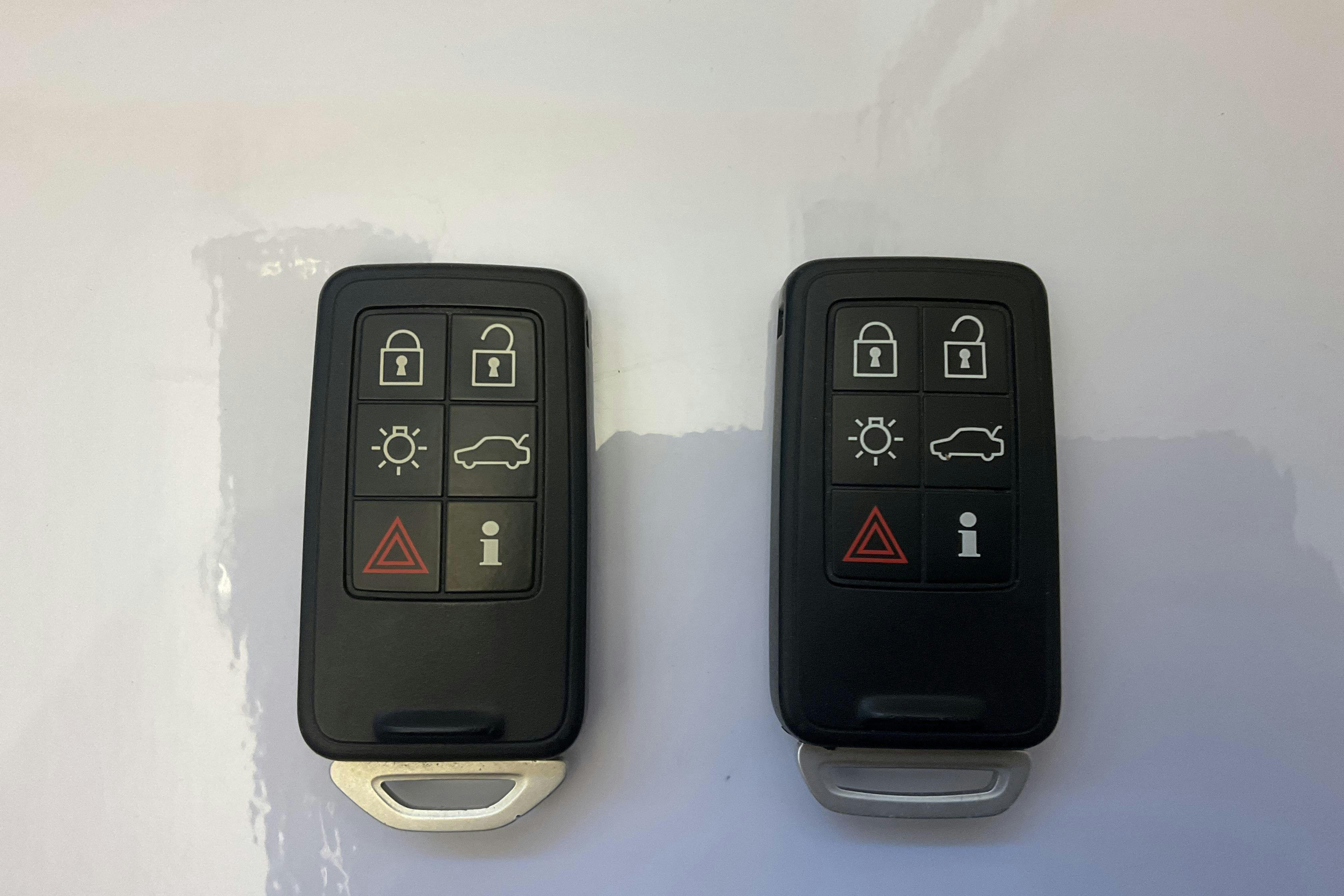 Præsentationsfoto 16 af 16: Volvo V60 D5 AWD Twin Engine (163hk) - 117 980 kilometer - Salgsautomat - Light Blue - 2018