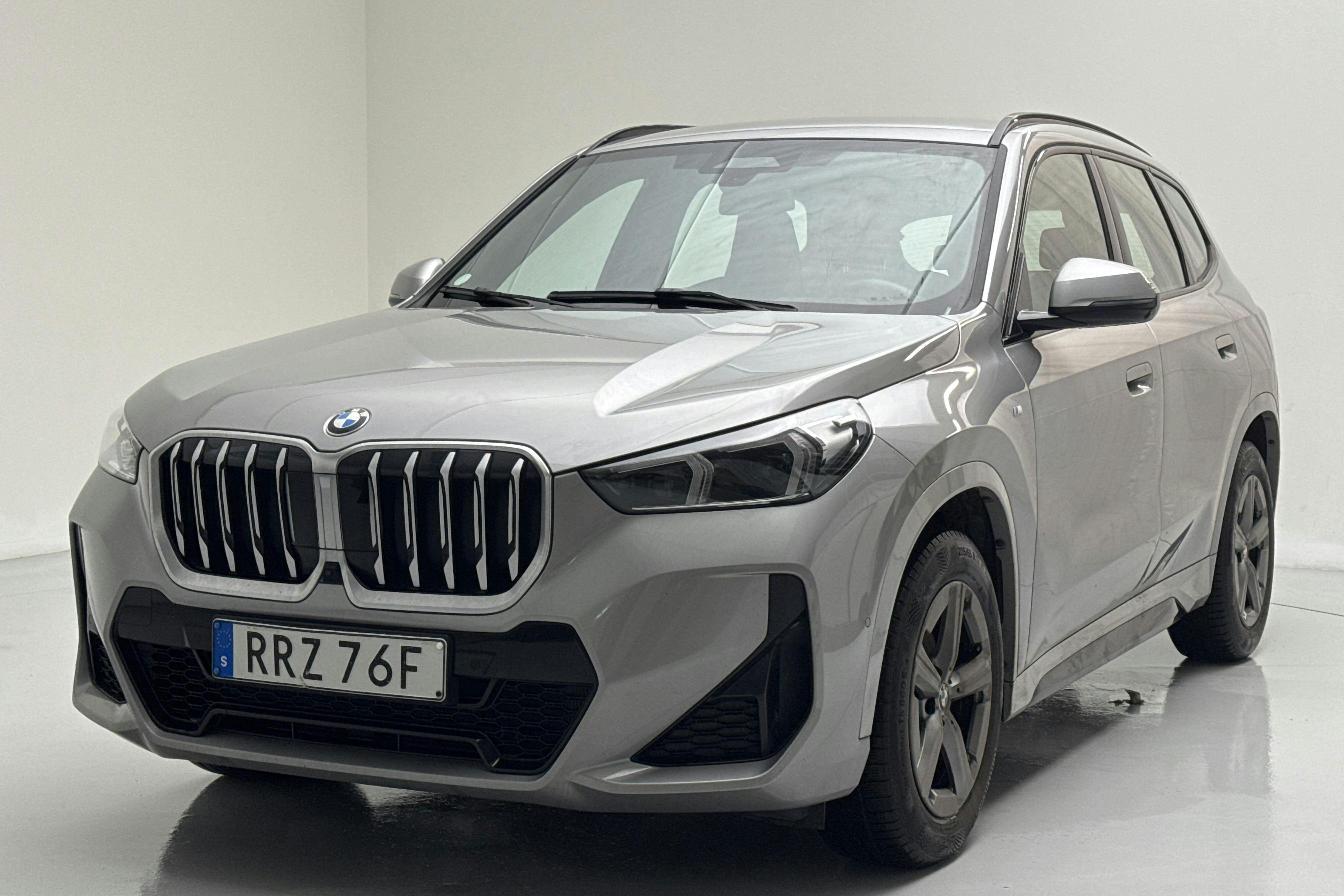 Presentation photo 1 of 16: BMW X1 sDrive18i, U11 (140hk) - 89 930 km - Automatic - silver - 2023