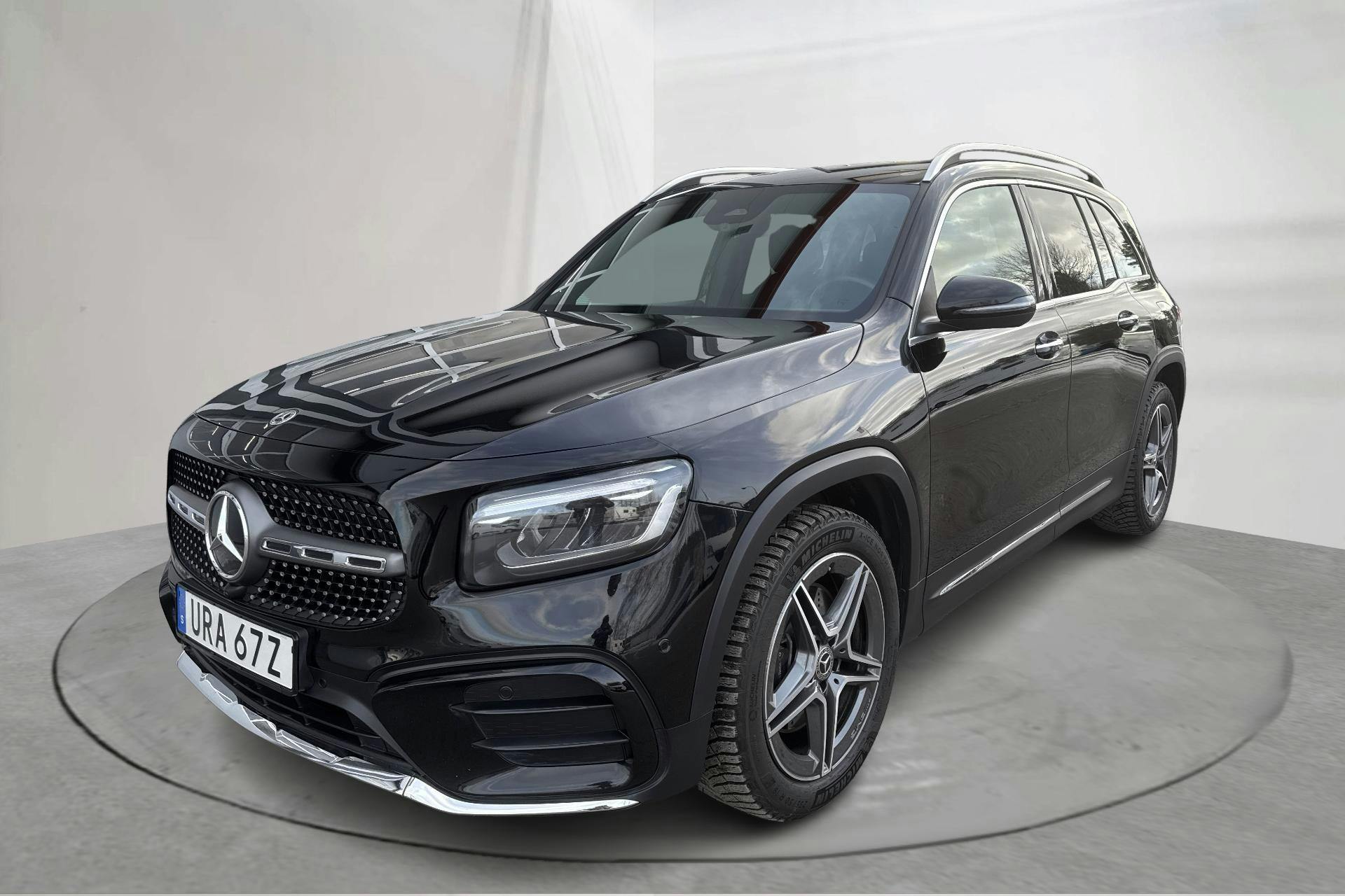 Presentationsfoto 1 av 20: Mercedes GLB 220 d 4MATIC X247 (190hk) - 5 038 mil - Automat - svart - 2024