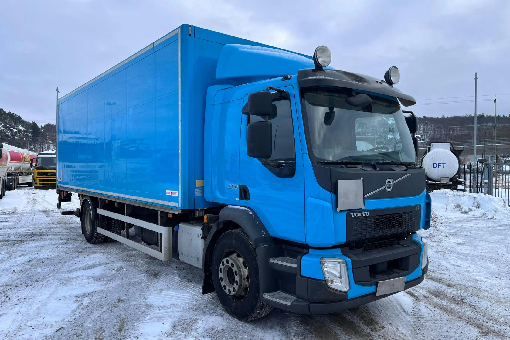 Presentationsfoto 2 av 129: VOLVO FL - 601 377 km - Automat - Light Blue - 2016