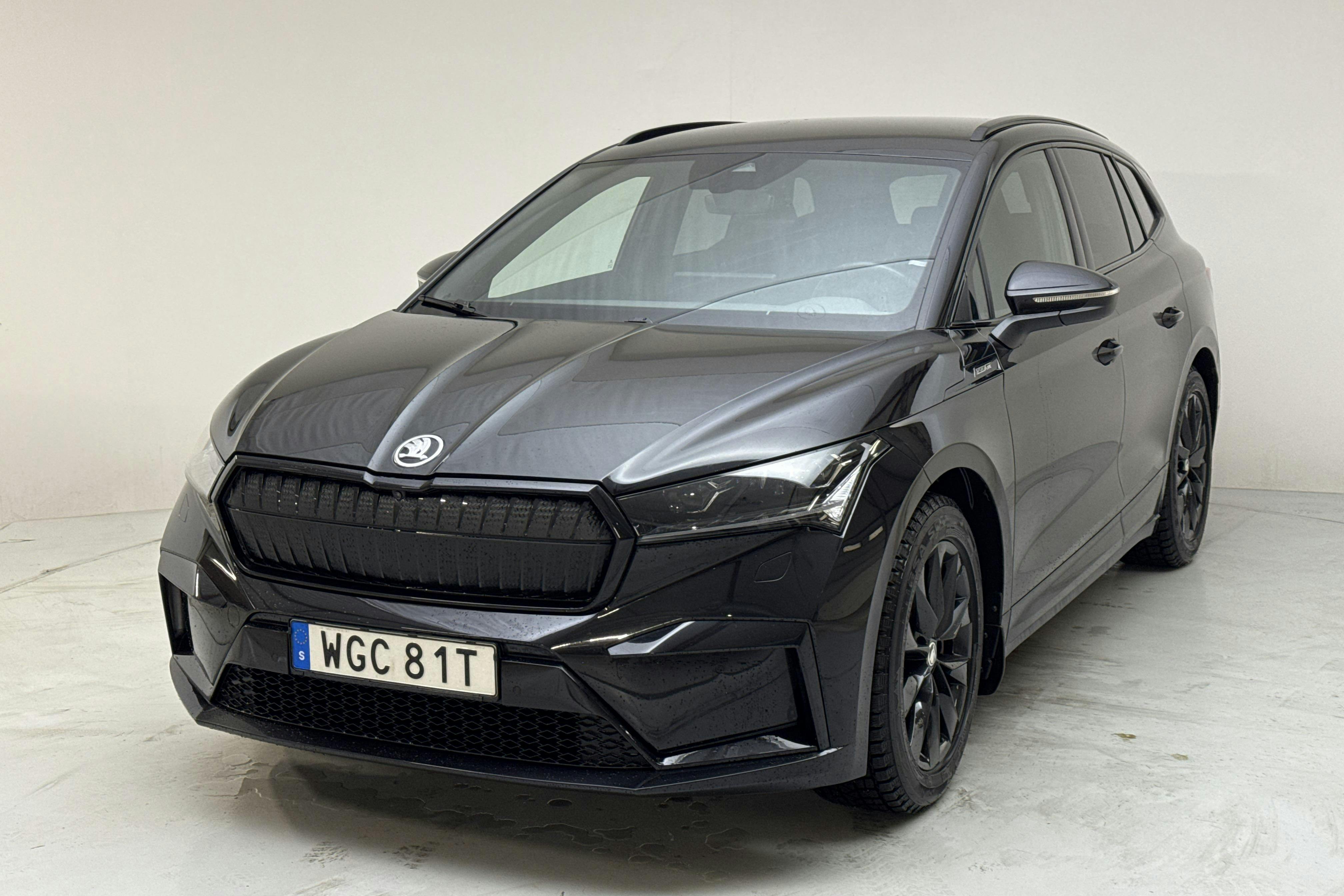 Præsentationsfoto 1 af 17: Skoda Enyaq iV 80 (204hk) - 73 080 kilometer - Salgsautomat - Sort - 2022