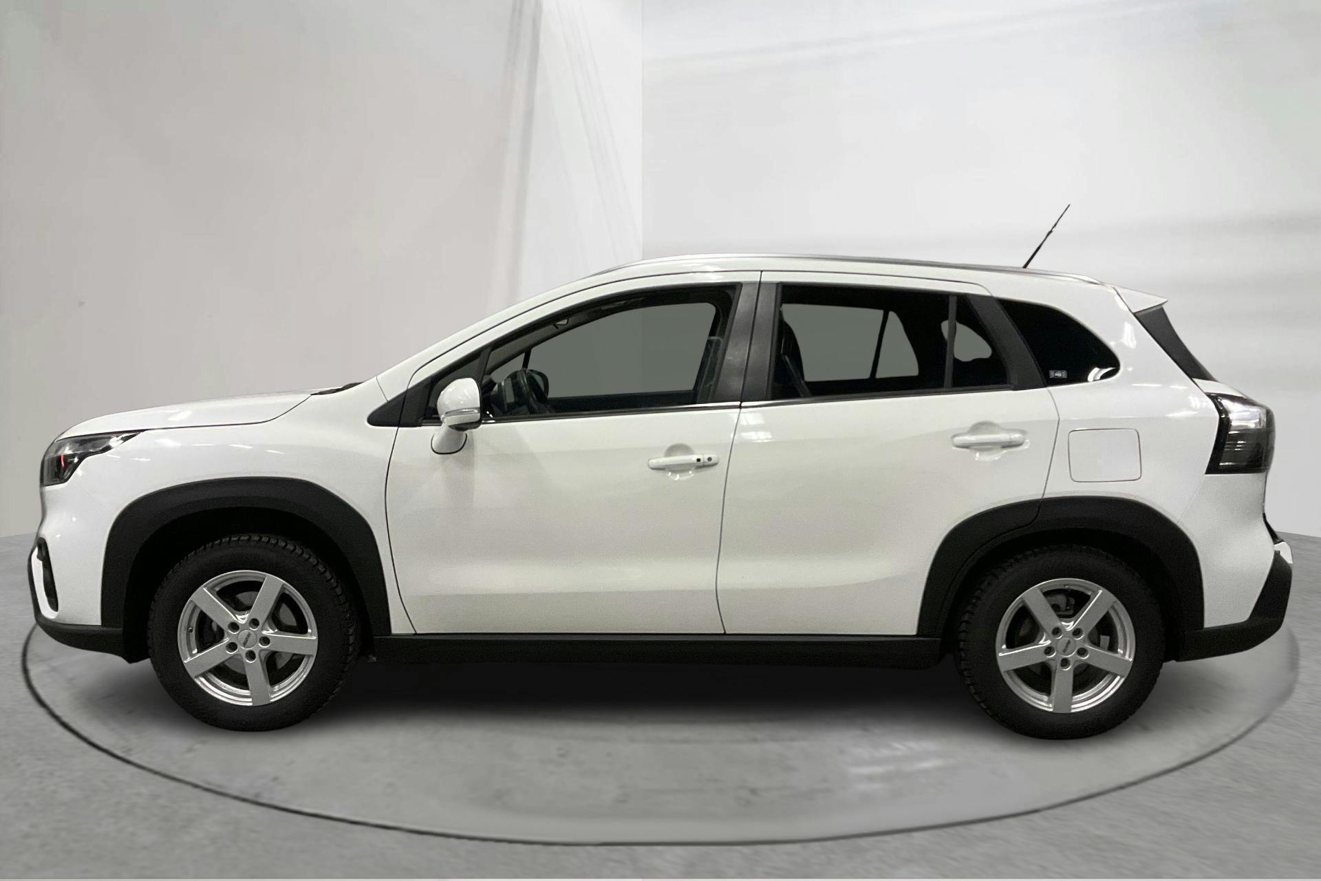 Presentationsfoto 2 av 18: Suzuki S-Cross 1.4 Hybrid 4x4 (126hk) - 4 992 mil - Automat - vit - 2022