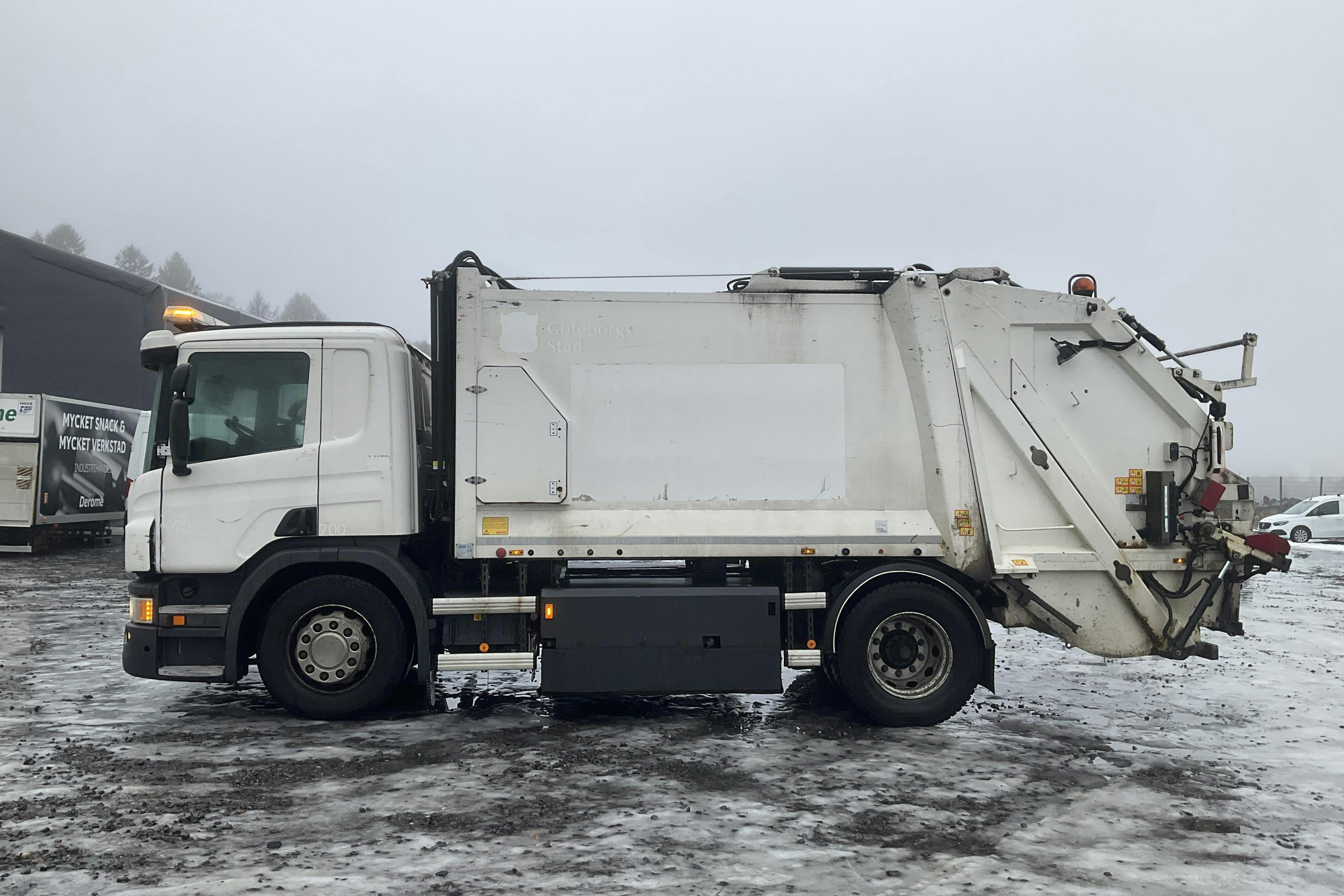 Presentation photo 2 of 33: SCANIA SCANIA P340LB MNB - 97 209 km - Automatic - white - 2018