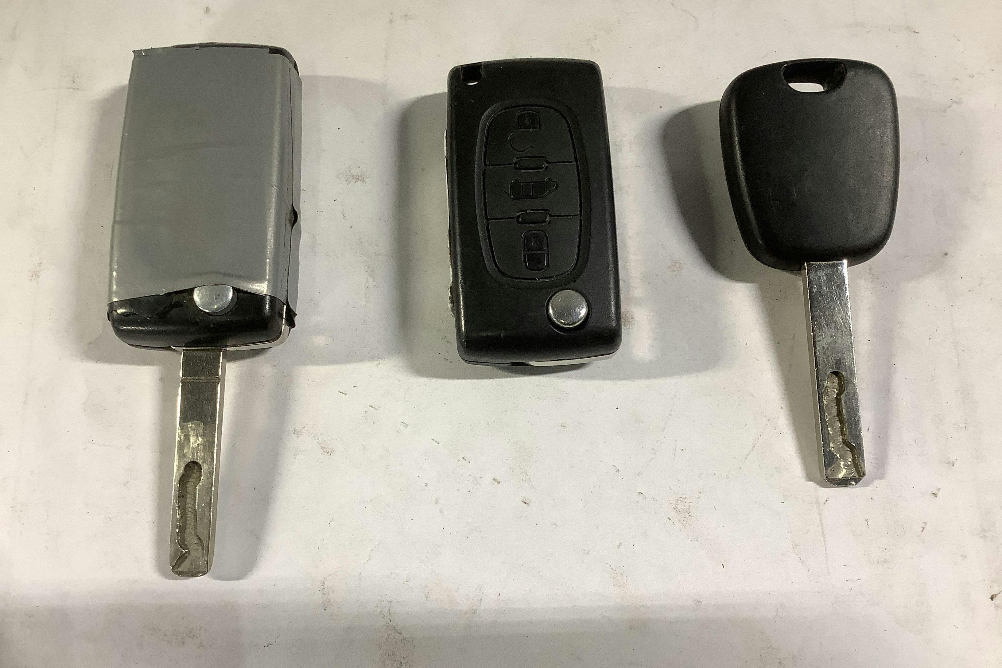 Præsentationsfoto 12 af 12: Citroën Berlingo III 1.6 HDi Skåp (90hk) - 180 710 kilometer - Manuel - Hvid - 2014