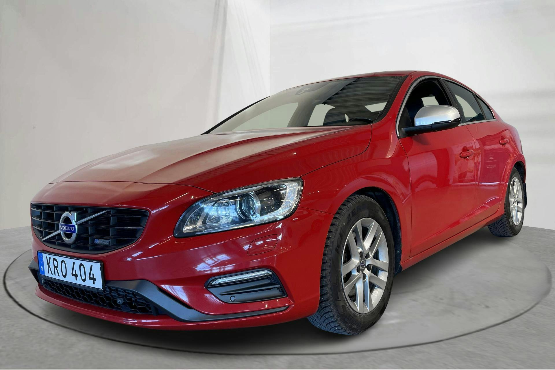 Præsentationsfoto 1 af 17: Volvo S60 T5 (245hk) - 159 510 kilometer - Salgsautomat - Rød farve - 2015