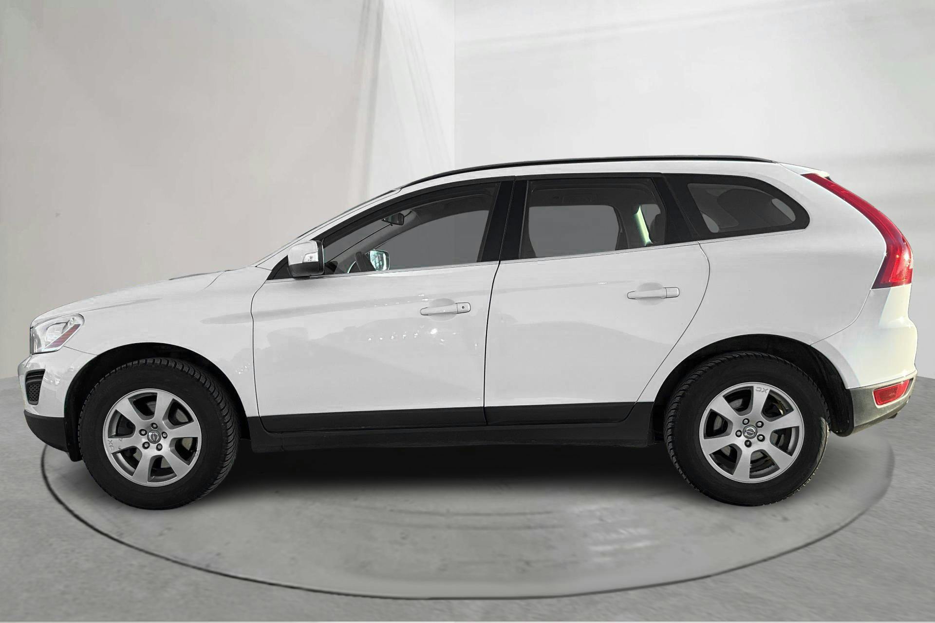 Præsentationsfoto 2 af 14: Volvo XC60 D4 2WD (163hk) - 245 650 kilometer - Manuel - Hvid - 2013