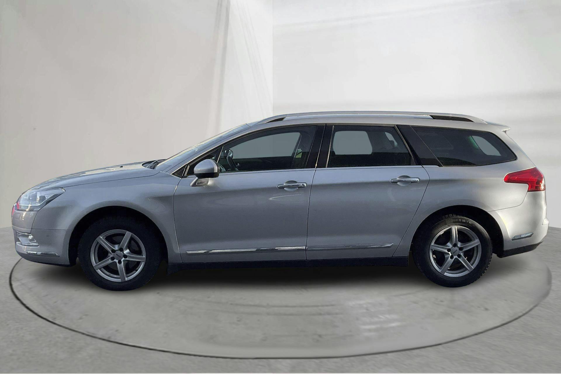 Presentationsfoto 2 av 14: Citroën C5 III 1.6 HDI Tourer (115hk) - 10 182 mil - Manuell - silver - 2013