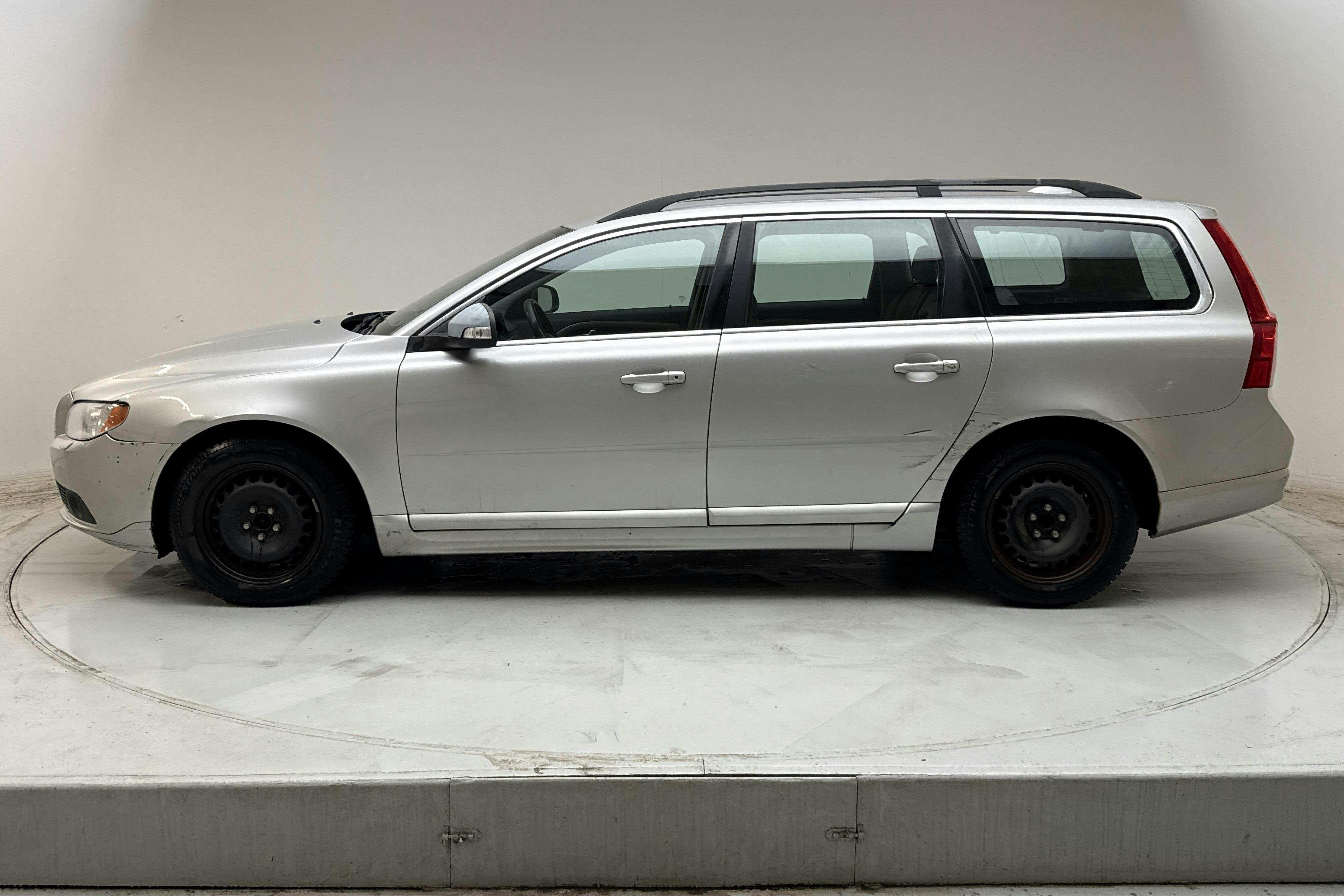 Presentation photo 2 of 14: Volvo B + V70 - 280 620 km - Automatic - Light Grey - 2011