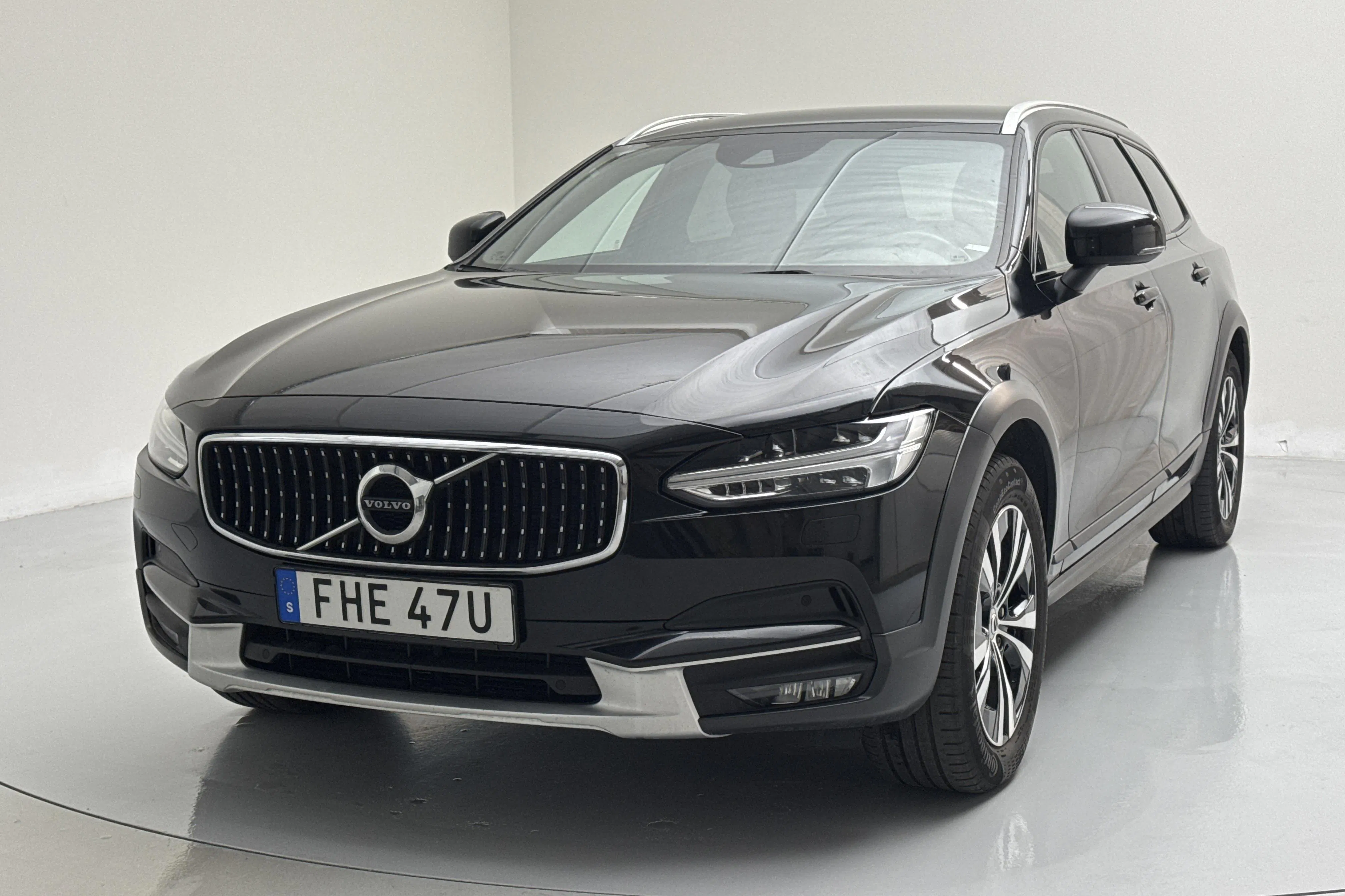 Presentation photo 1 of 14: Volvo V90 D4 Cross Country AWD (190hk) - 147 920 km - Automatic - black - 2020