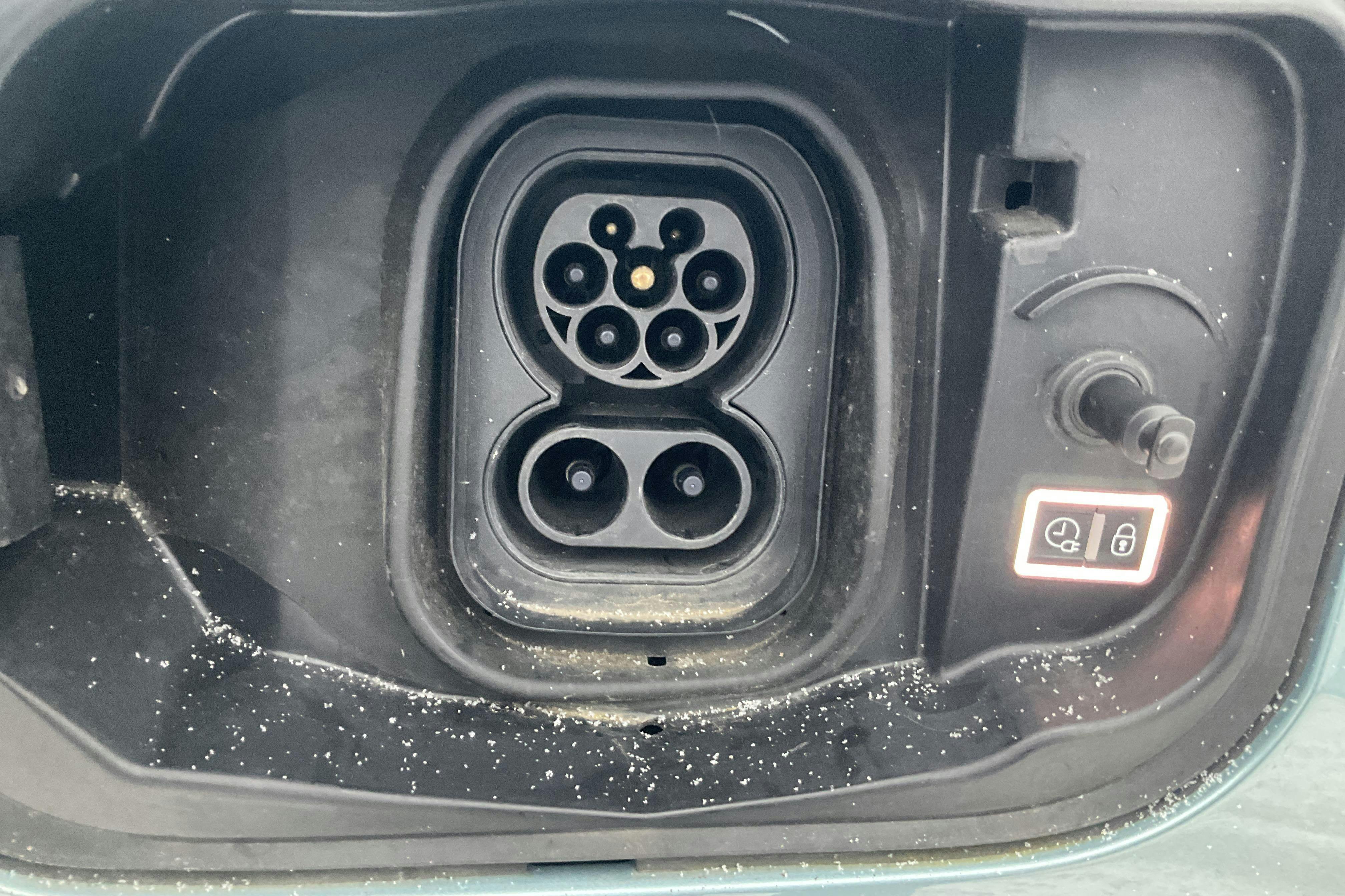 Presentationsfoto 15 av 15: Citroën e-C4 50kWh (136hk) - 3 844 mil - Automat - blå - 2022