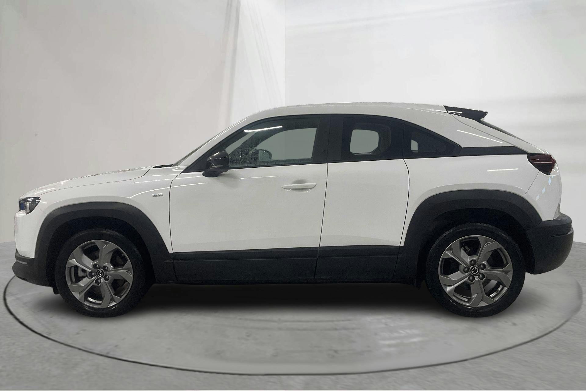 Presentation photo 2 of 23: Mazda MX-30 e-Skyactiv (145hk) - 69 400 km - Automatic - white - 2023