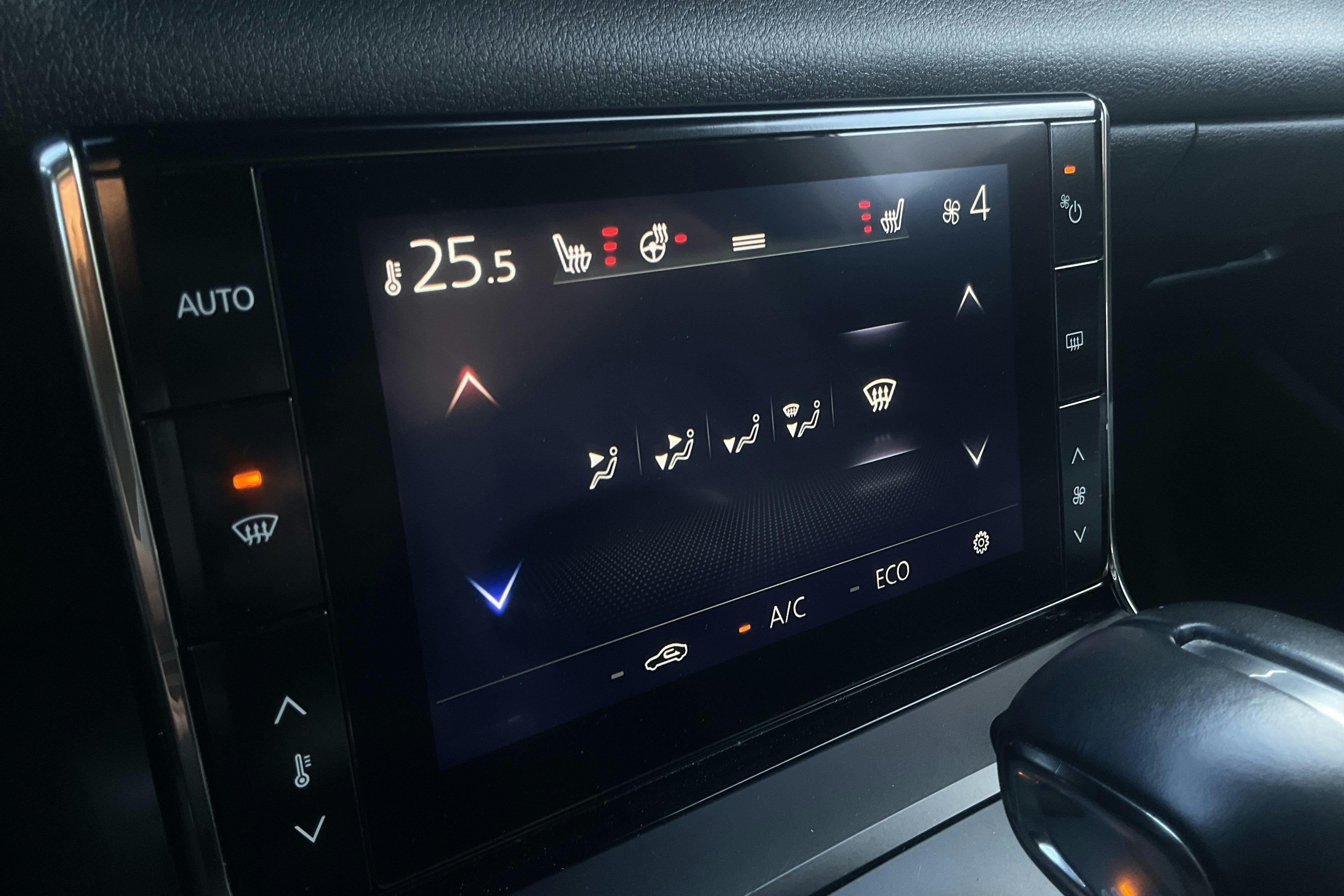 Presentationsfoto 14 av 14: Mazda MX-30 e-Skyactiv (145hk) - 4 488 mil - Automat - vit - 2023