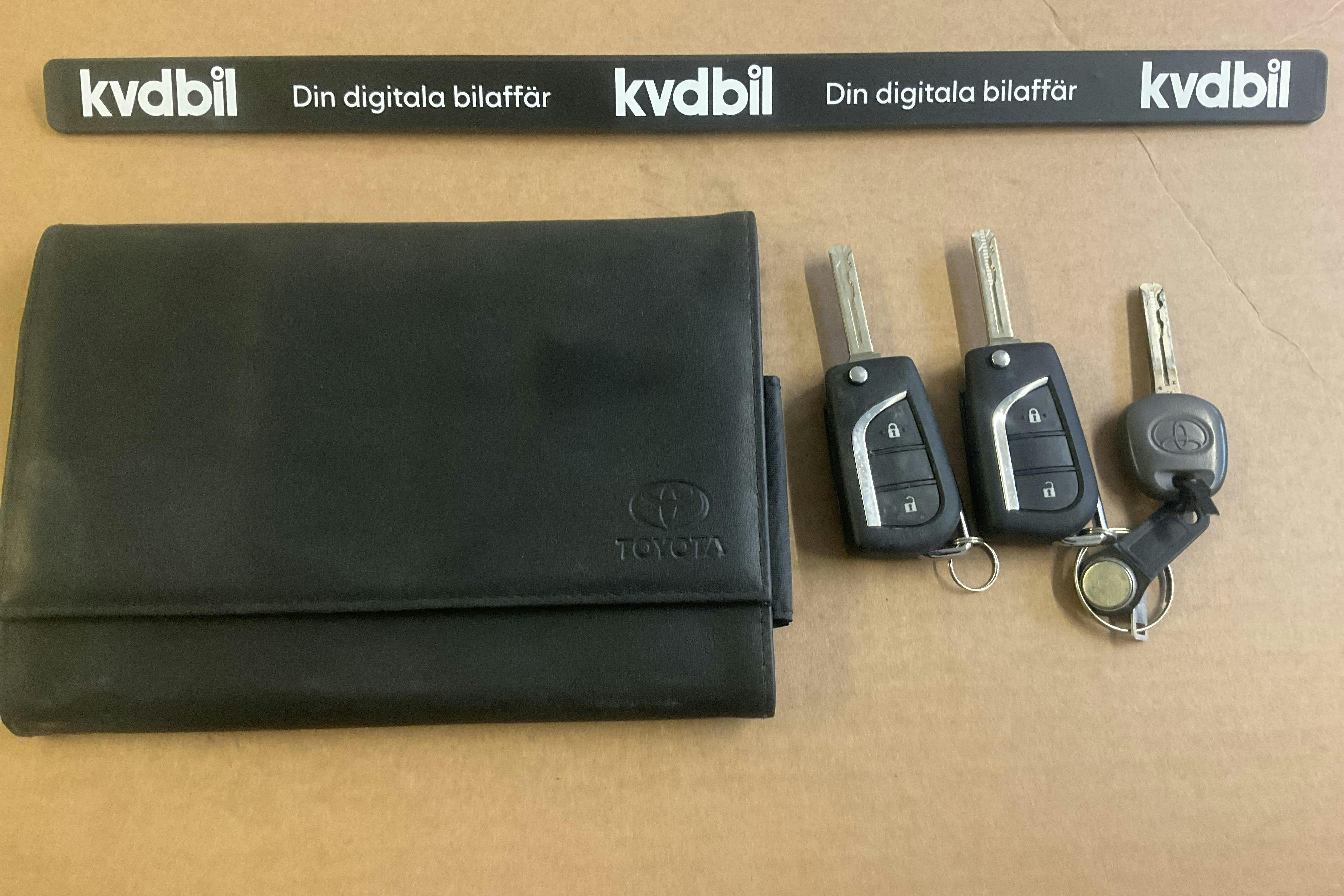 Presentation photo 11 of 11: Toyota Hilux 2.4 D 4WD (150hk) - 43 130 km - Manual - white - 2021