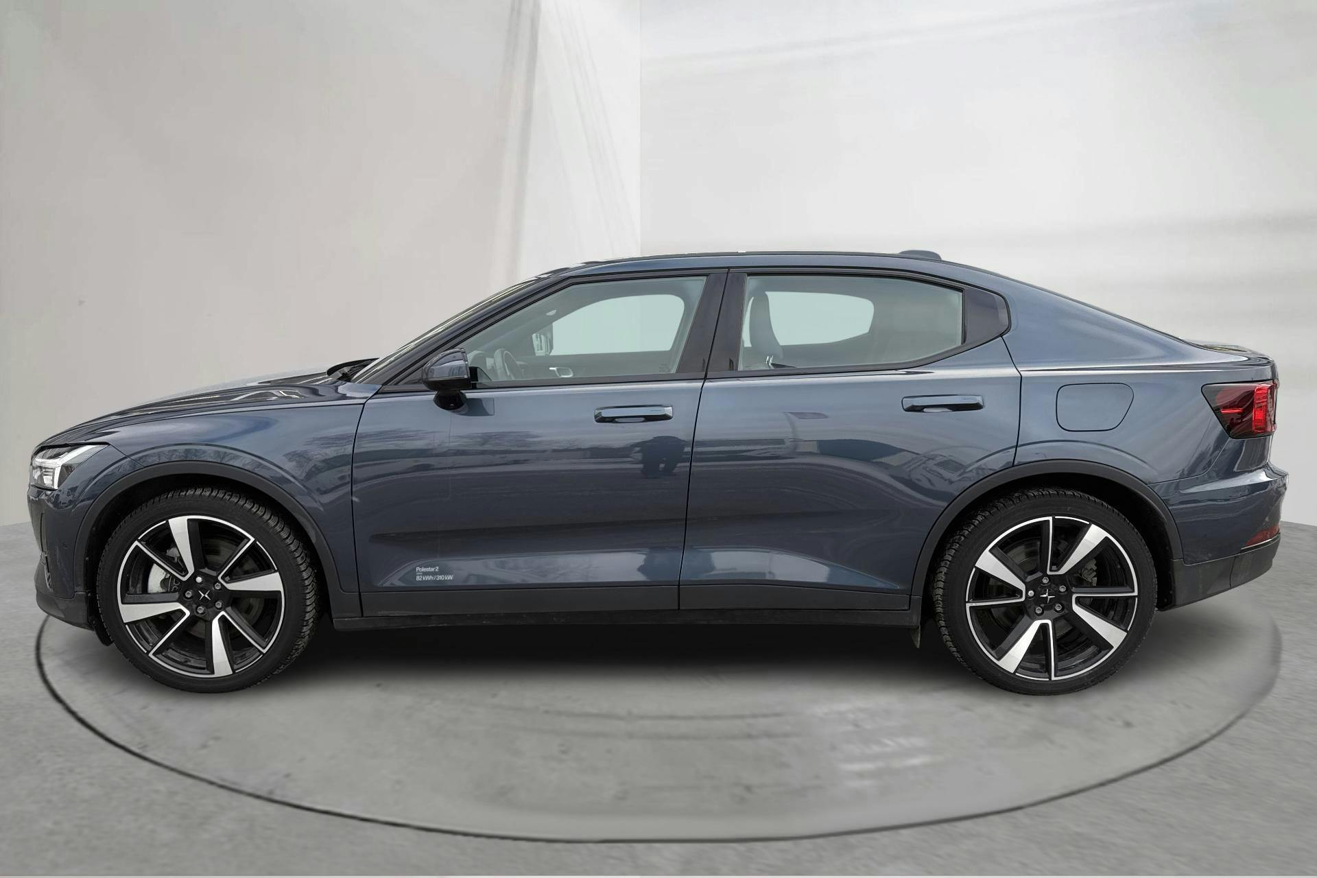 Presentationsfoto 2 av 19: Polestar 2 Long range Dual motor (415hk) - 8 775 mil - Automat - Dark Blue - 2024
