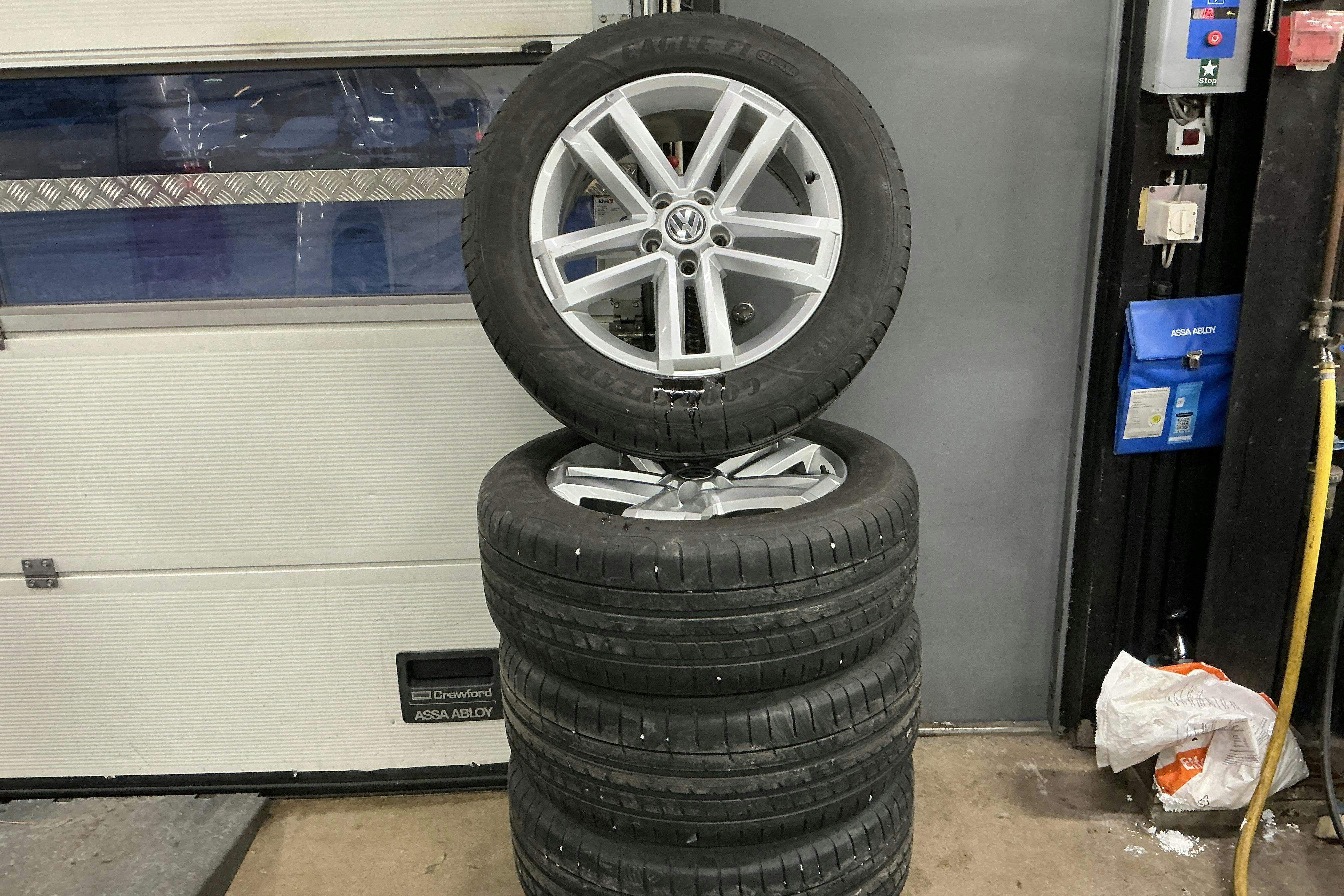 Esitlusfoto 15 aadressil 15: VW Amarok 2.0 TDI 4motion (180hk) - 167 830 km - Automaatne - Light Brown - 2016