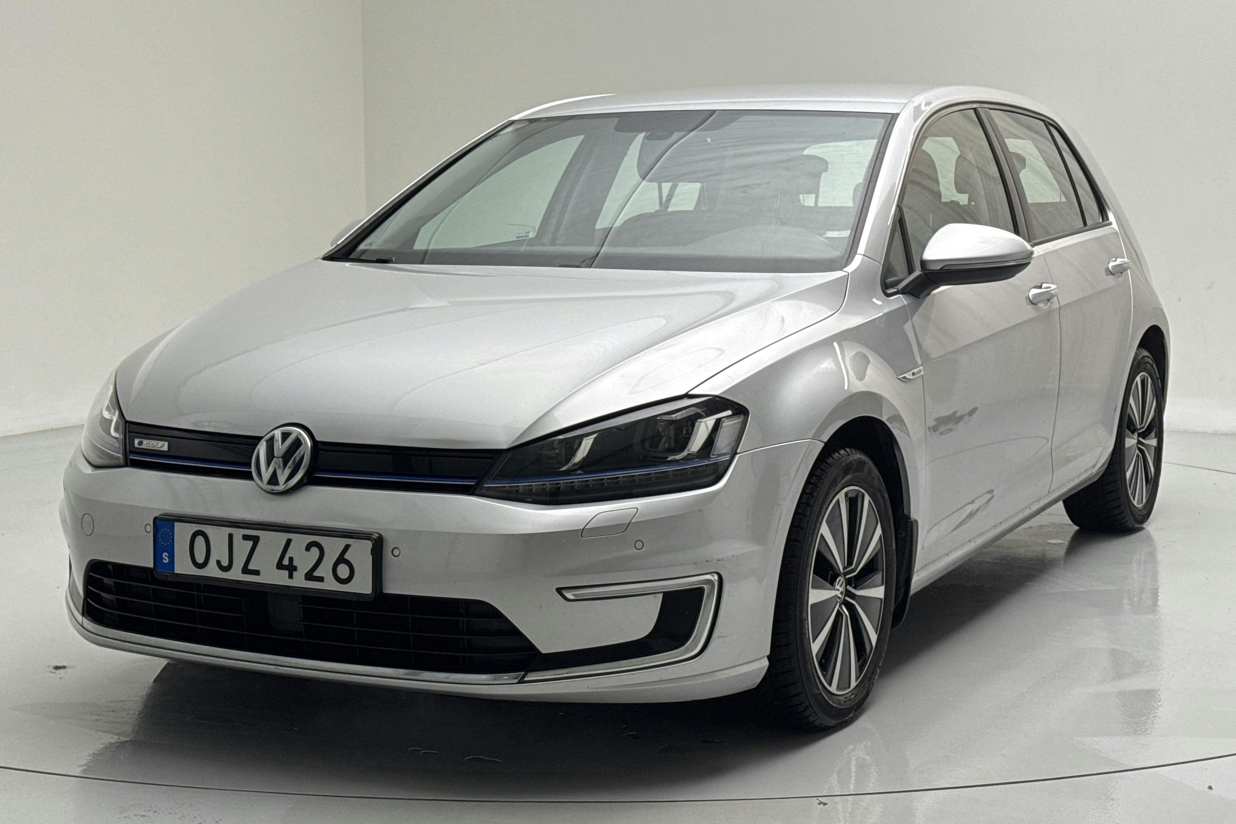 Presentationsfoto 1 av 15: VW e-Golf VII 5dr (115hk) - 16 826 mil - Automat - silver - 2017