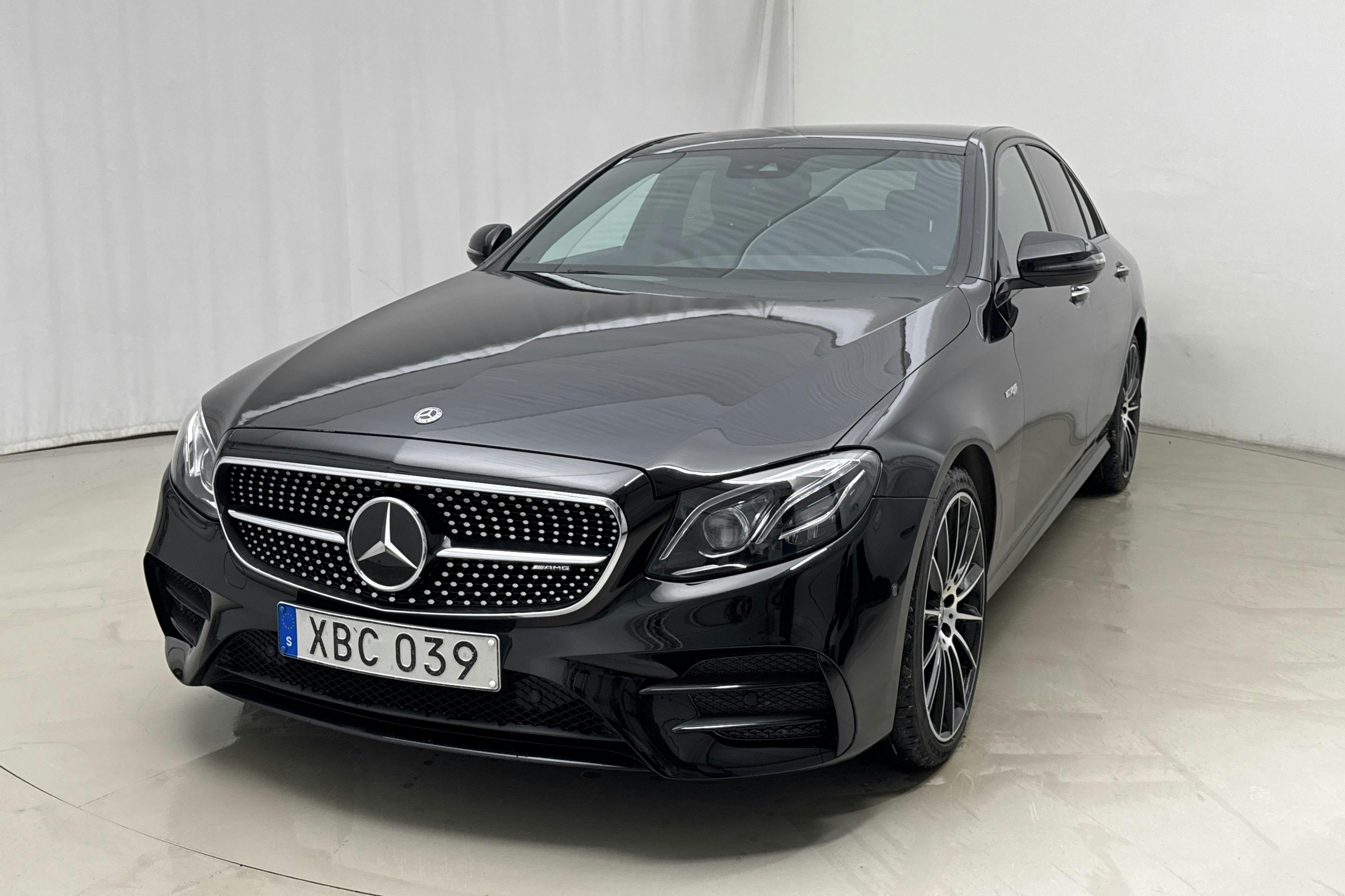 Presentationsfoto 1 av 20: Mercedes E 43 AMG 4MATIC Sedan W213 (401hk) - 9 250 mil - Automat - svart - 2018