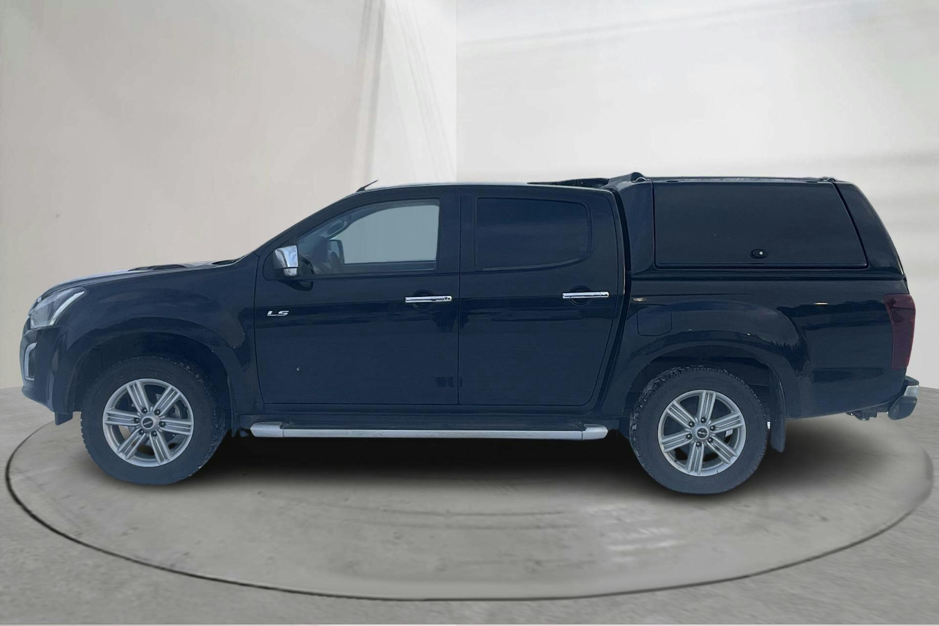 Presentationsfoto 2 av 12: Isuzu D-MAX 1.9 DDI 4WD (163hk) - 13 019 mil - Automat - svart - 2017