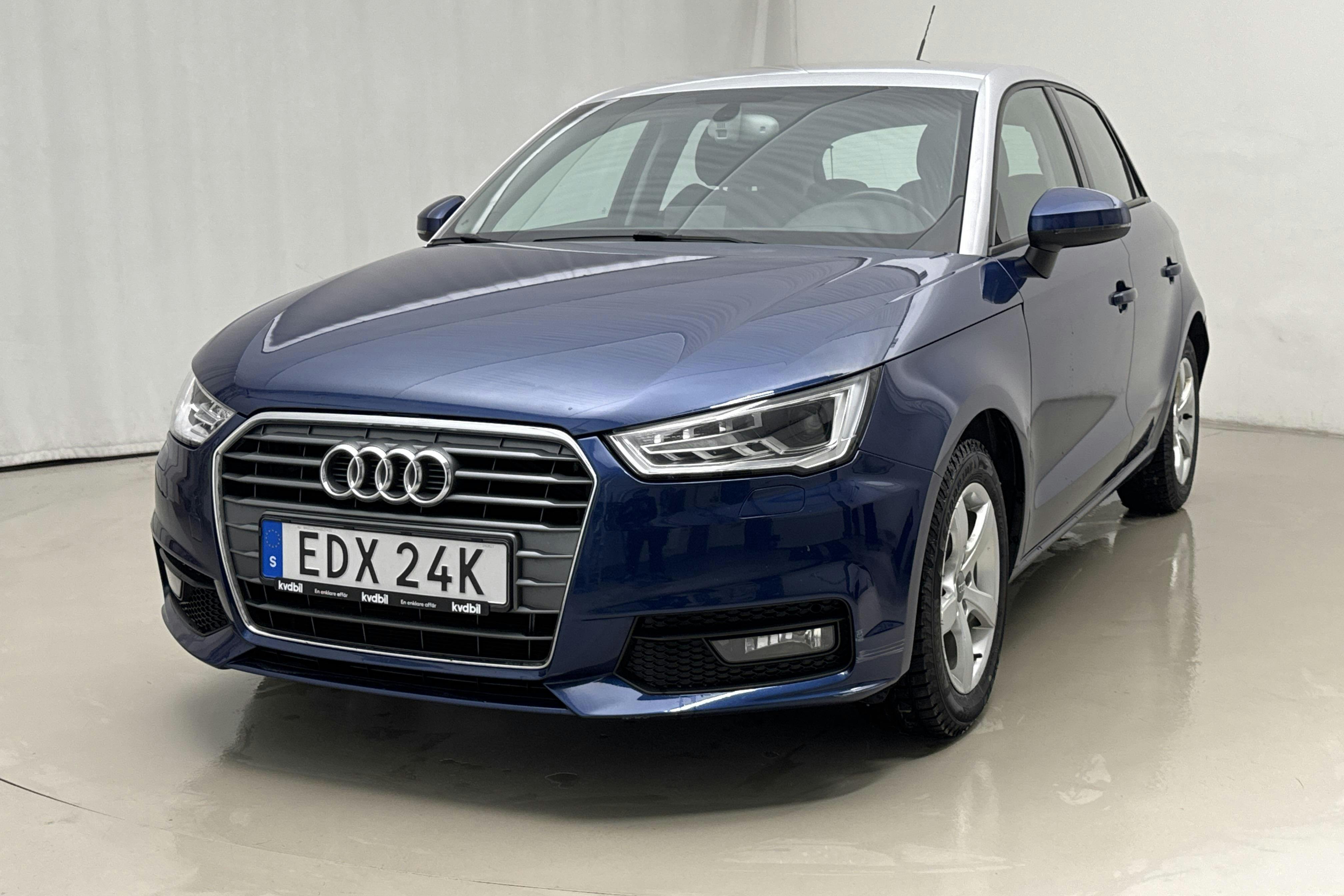 Præsentationsfoto 1 af 12: Audi A1 1.0 TFSI Sportback (95hk) - 74 870 kilometer - Manuel - Blå farve - 2017