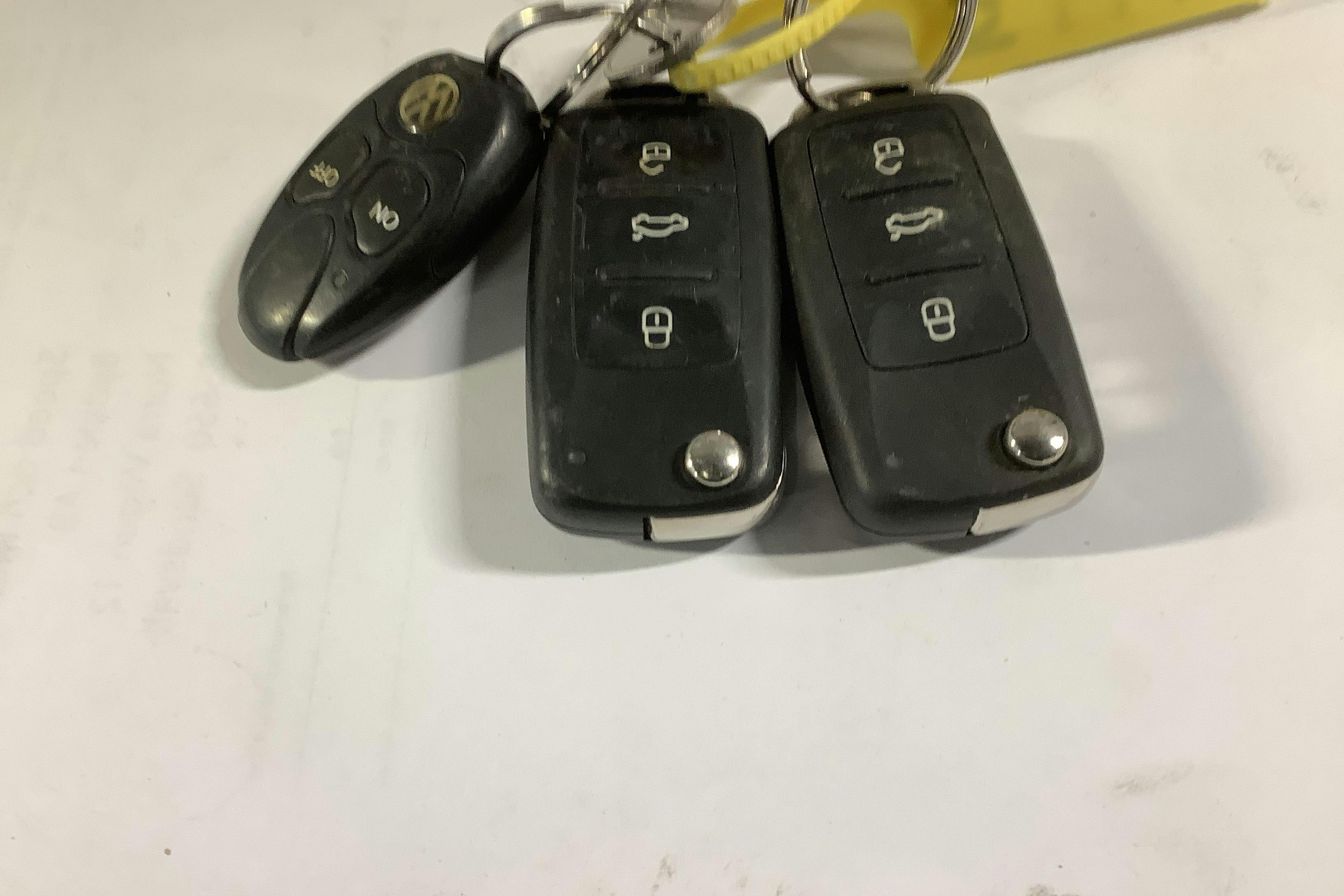 Presentationsfoto 13 av 13: VW Caddy 2.0 TDI Maxi Skåp (102hk) - 12 619 mil - Manuell - svart - 2016