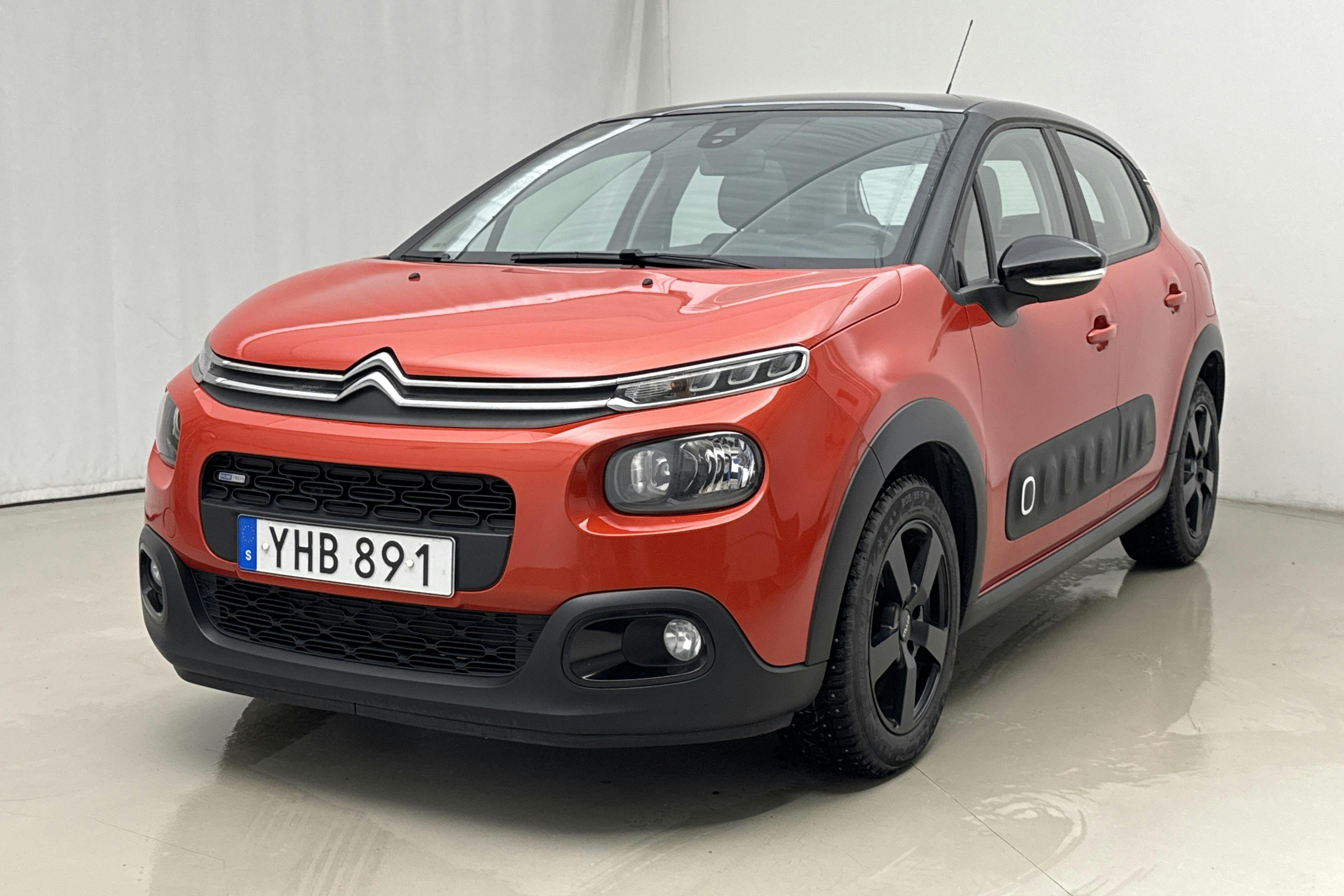 Presentationsfoto 1 av 19: Citroën C3 PureTech (82hk) - 6 587 mil - Manuell - orange - 2017