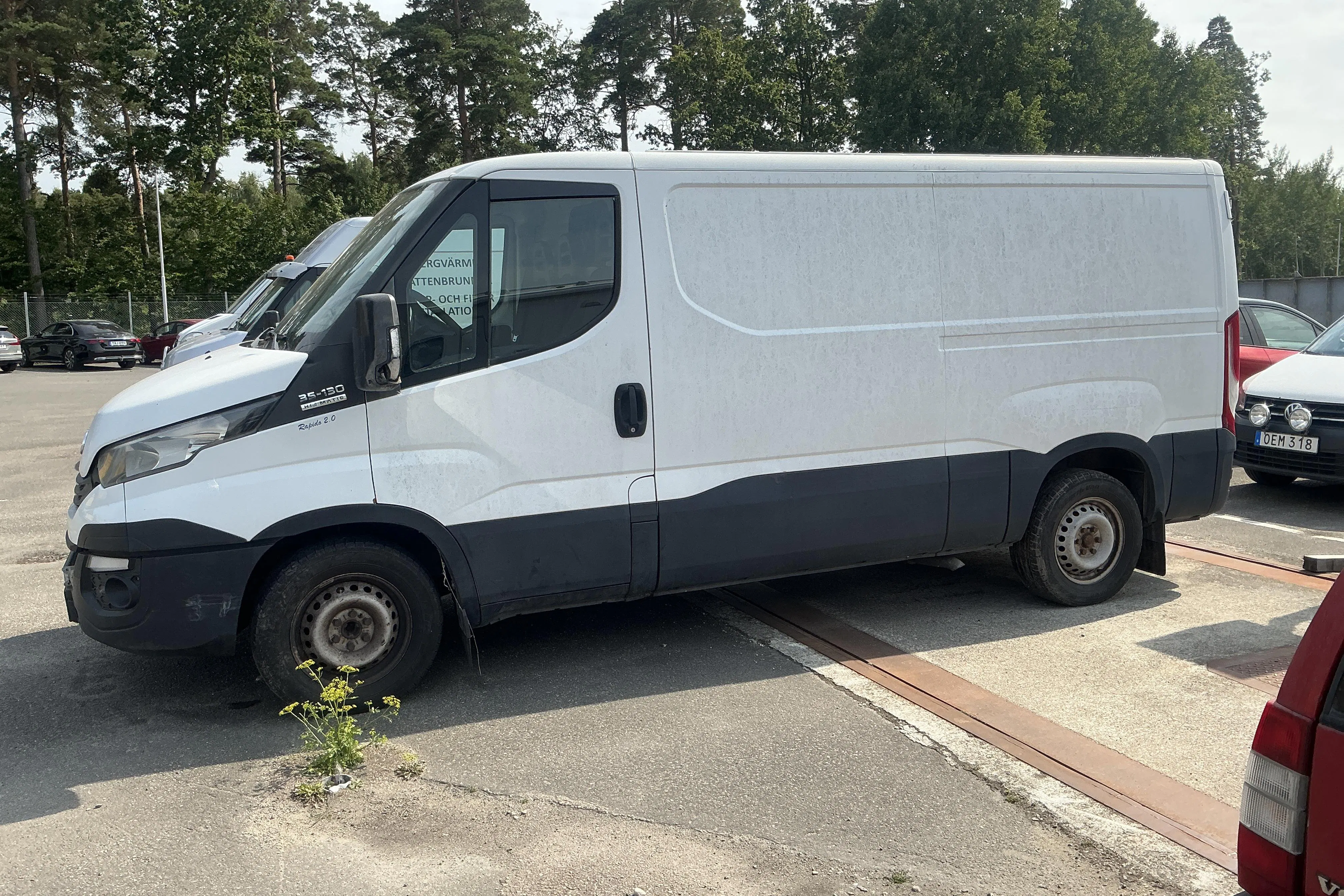 Presentation photo 2 of 13: Iveco Daily 35 2.3 (126hk) - 307 330 km - Automatic - white - 2015