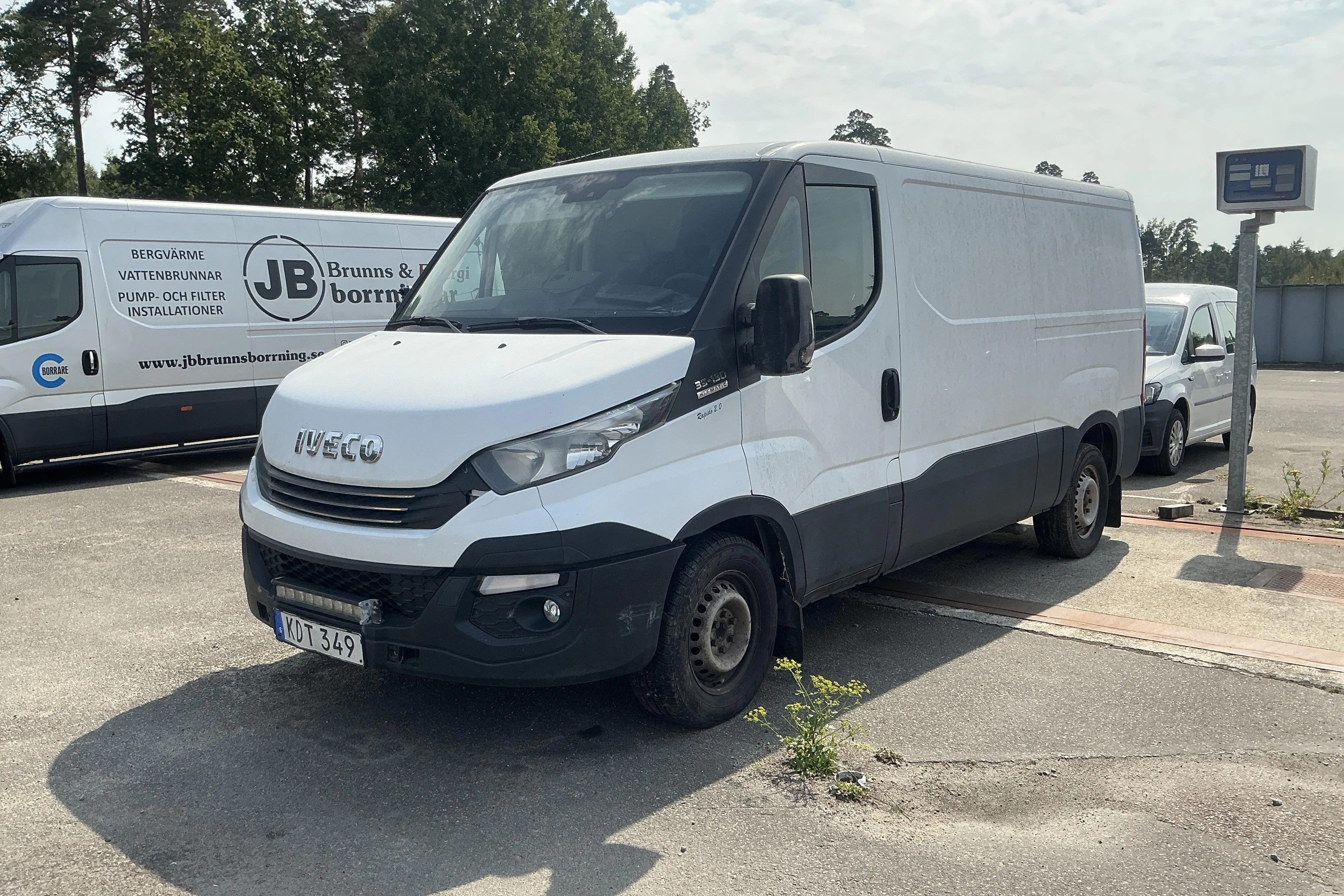 Presentation photo 1 of 13: Iveco Daily 35 2.3 (126hk) - 307 330 km - Automatic - white - 2015