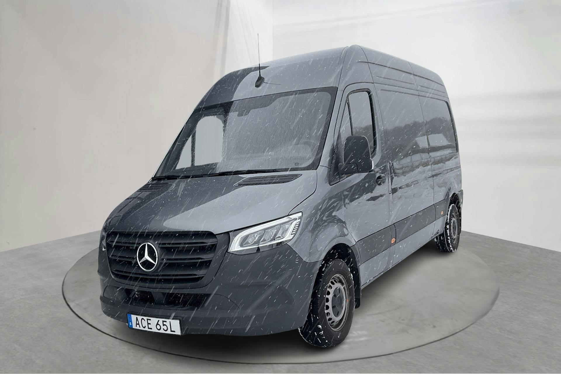 Presentationsfoto 1 av 16: Mercedes Sprinter 211 CDI Skåp 2WD (114hk) - 3 566 mil - Automat - grå - 2024