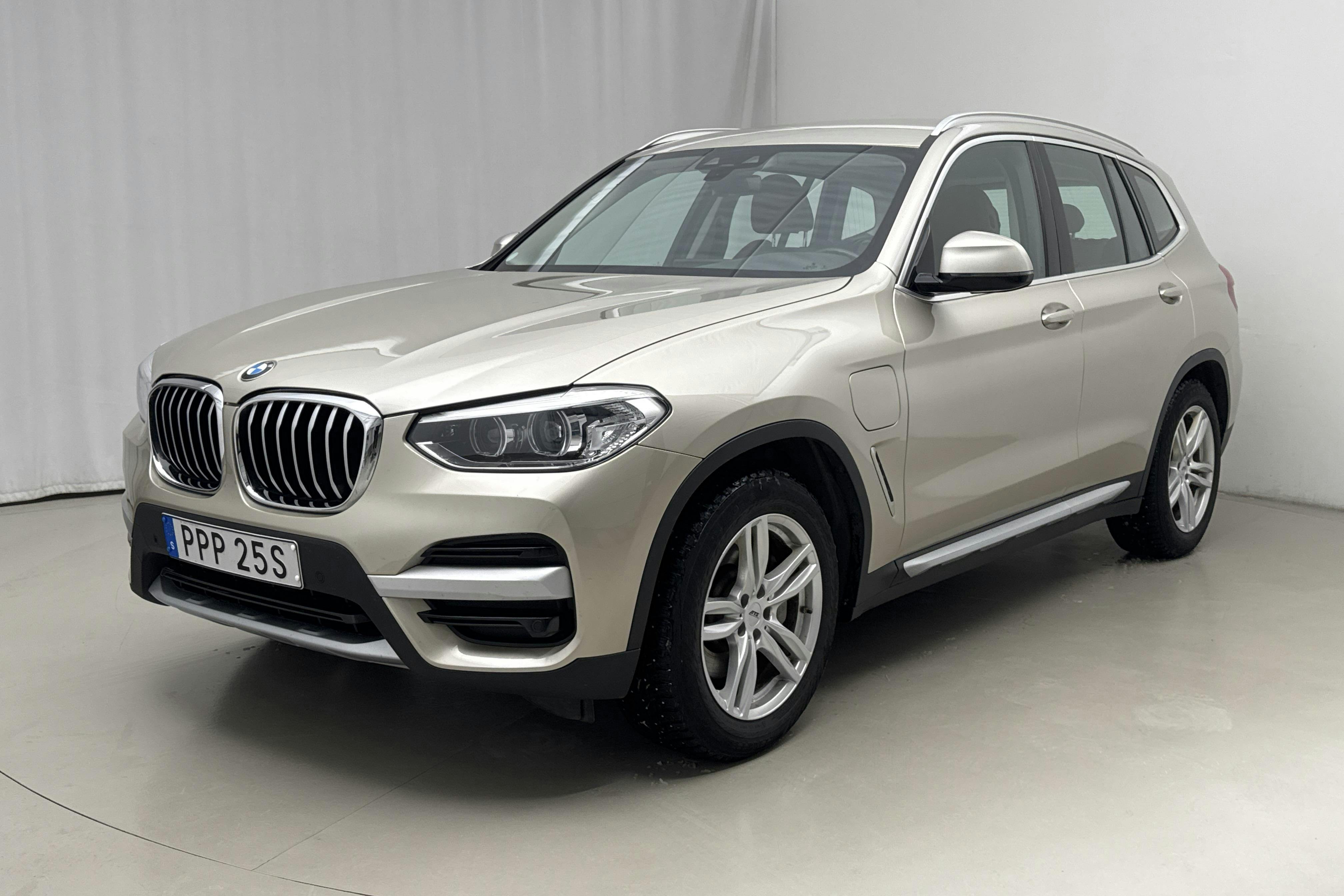 Presentation photo 1 of 16: BMW X3 xDrive30e, G01 (292hk) - 84 960 km - Automatic - Light Grey - 2021